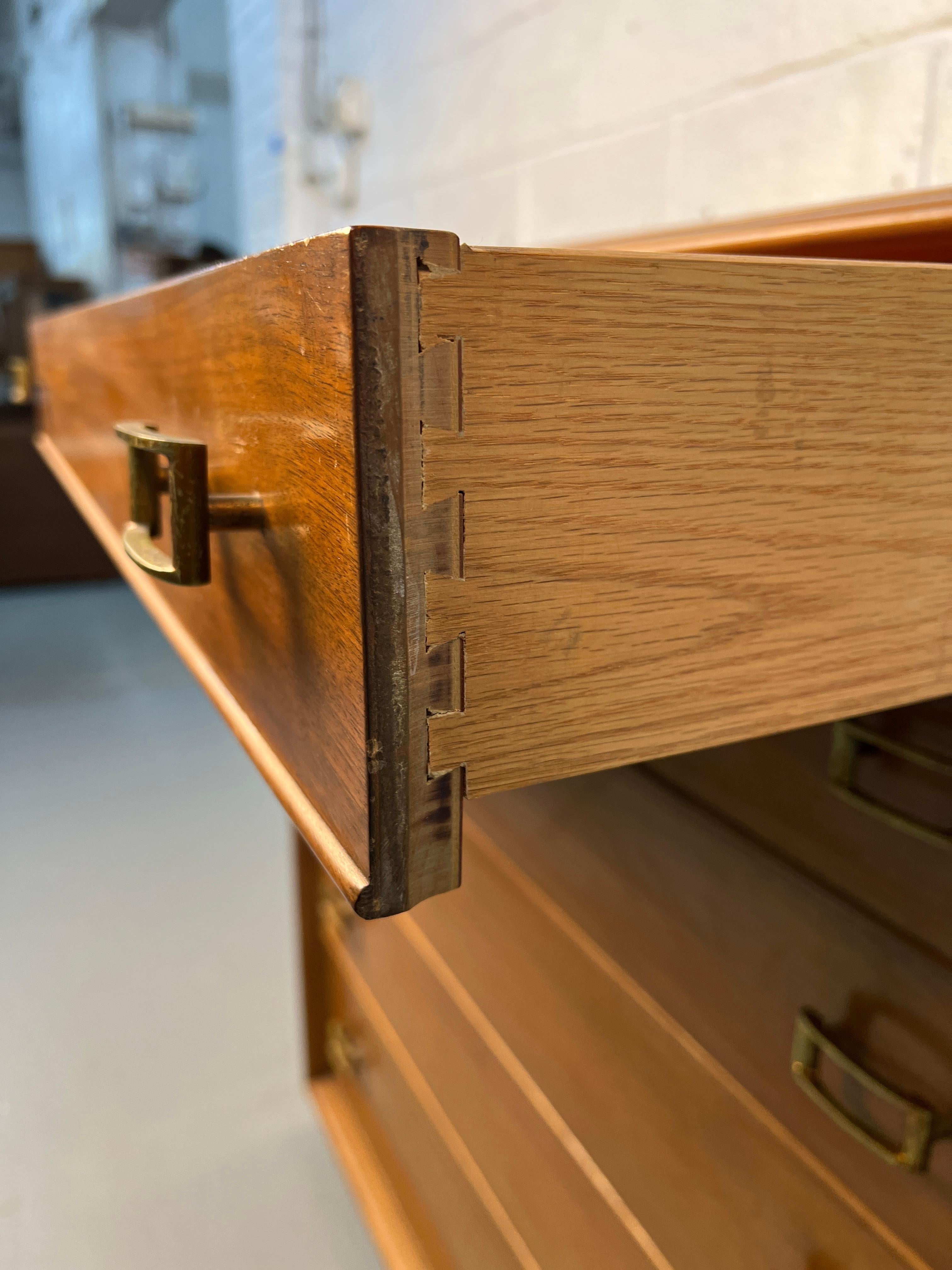 Comò Highboy moderno di metà secolo vintage di Paul Frankl per John Stuart Inc. in vendita 4