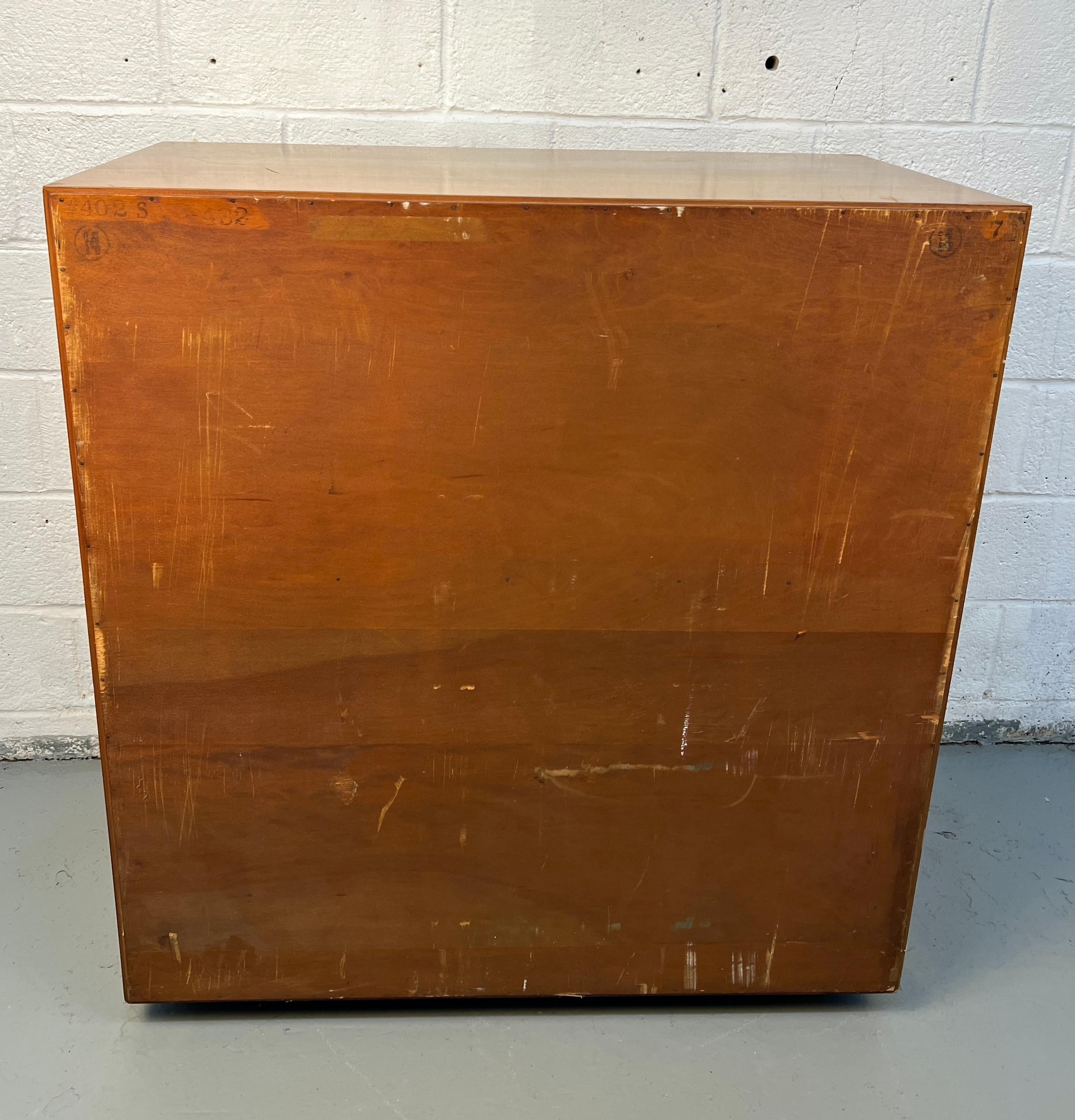 Comò Highboy moderno di metà secolo vintage di Paul Frankl per John Stuart Inc. in vendita 9