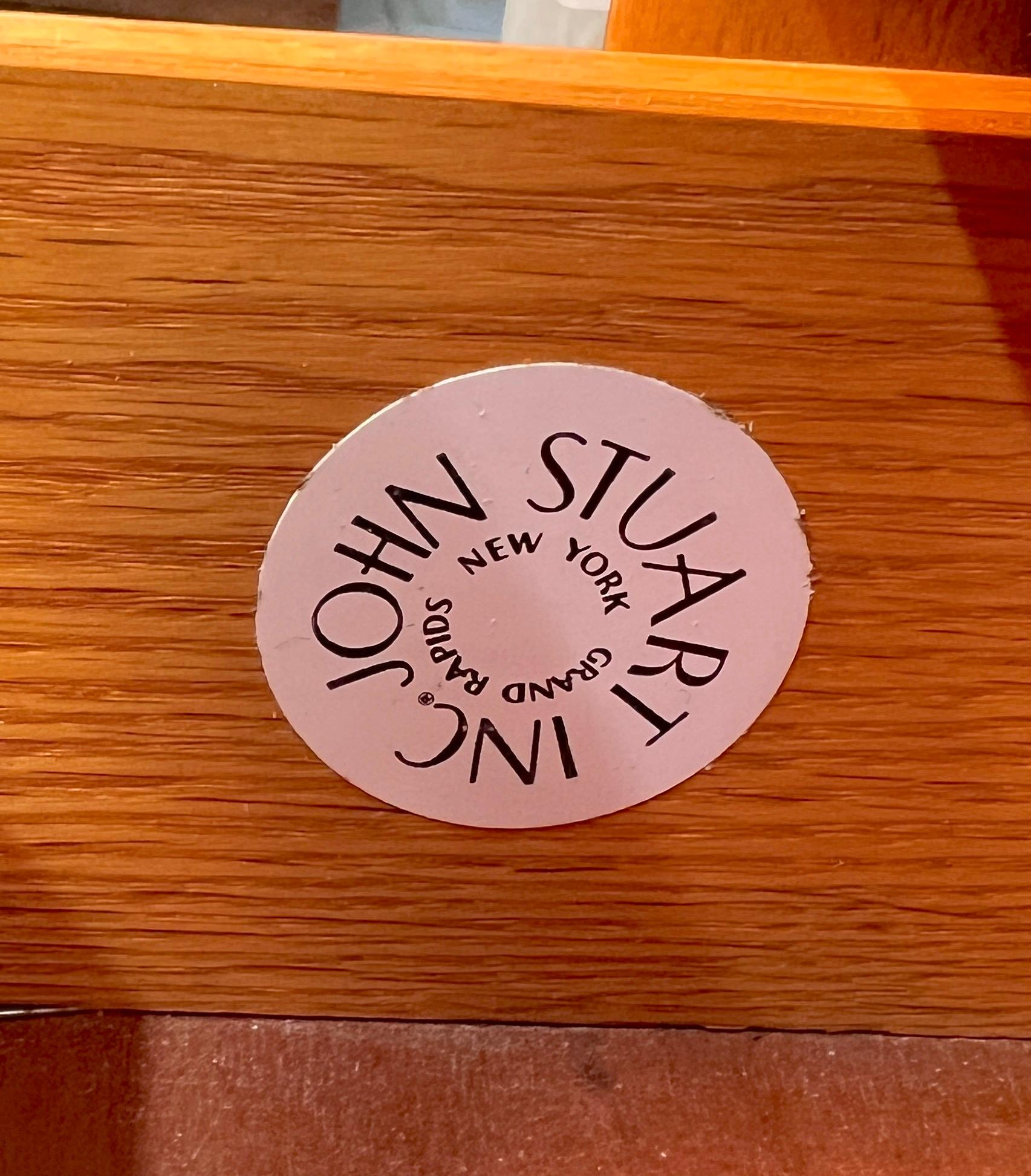 Comò Highboy moderno di metà secolo vintage di Paul Frankl per John Stuart Inc. in vendita 10