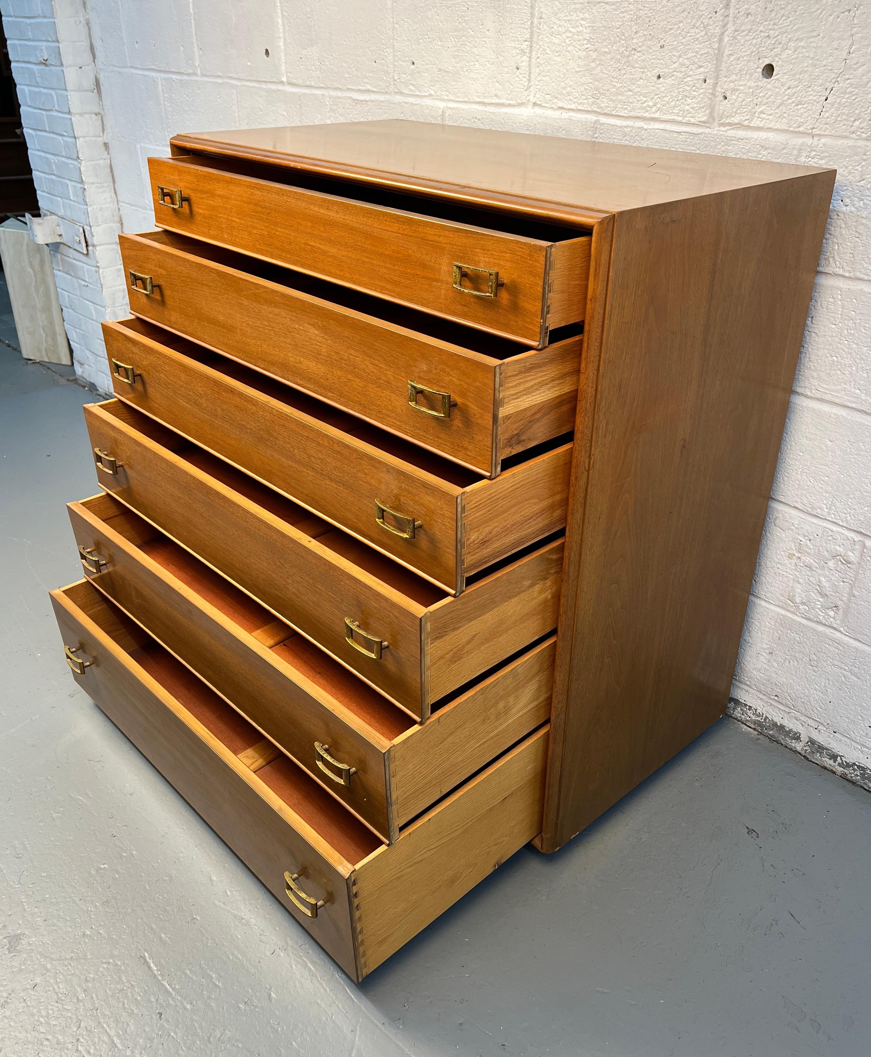 Comò Highboy moderno di metà secolo vintage di Paul Frankl per John Stuart Inc. in vendita 2