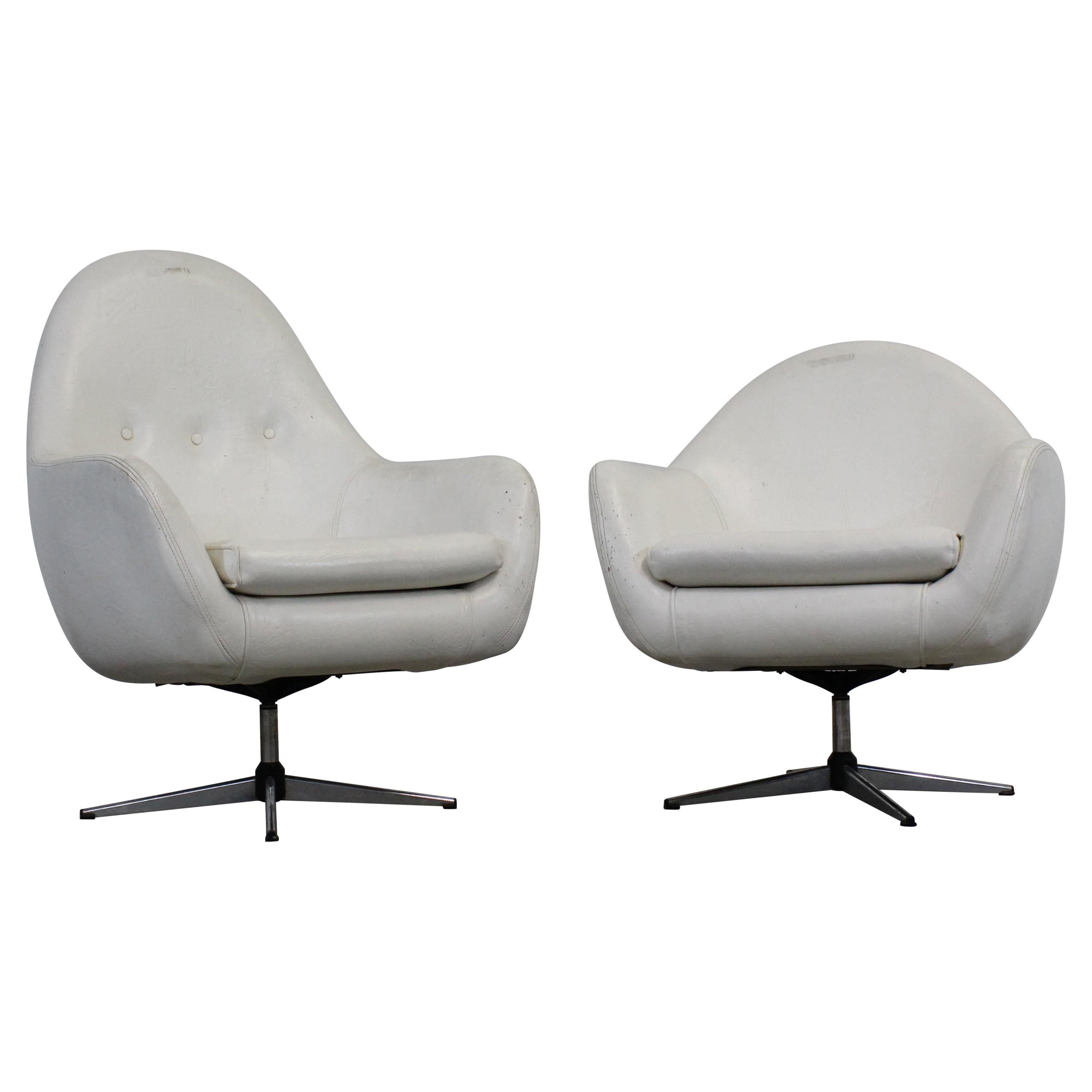 Vintage Mid-Century Modern His & Her Lounge/Pod Chairs, Pair For Sale