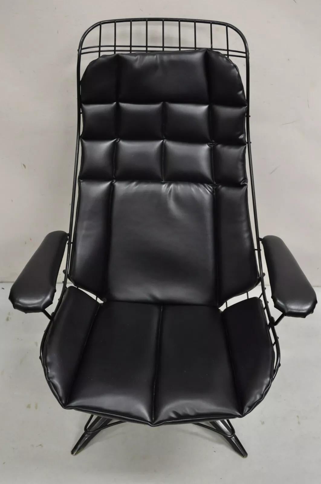 Mid-Century moderno Vintage Mid Century Modern Homecrest Tall Swivel Wrought Iron Black Lounge Chair in vendita