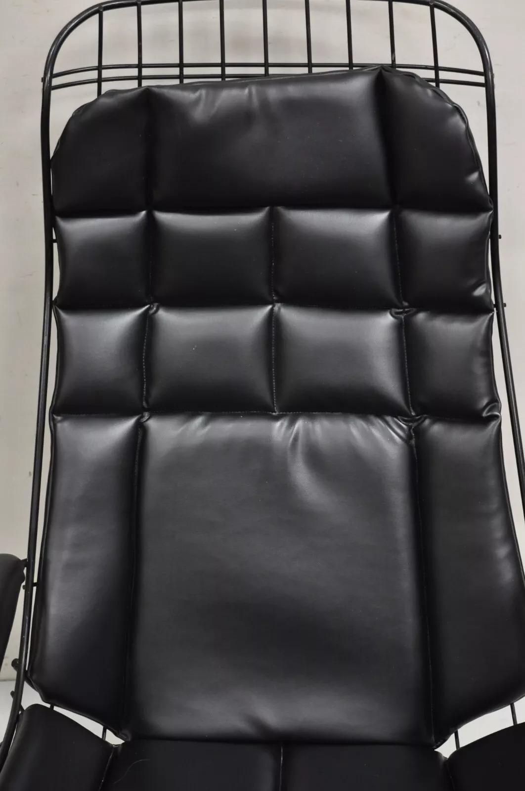 Sconosciuto Vintage Mid Century Modern Homecrest Tall Swivel Wrought Iron Black Lounge Chair in vendita