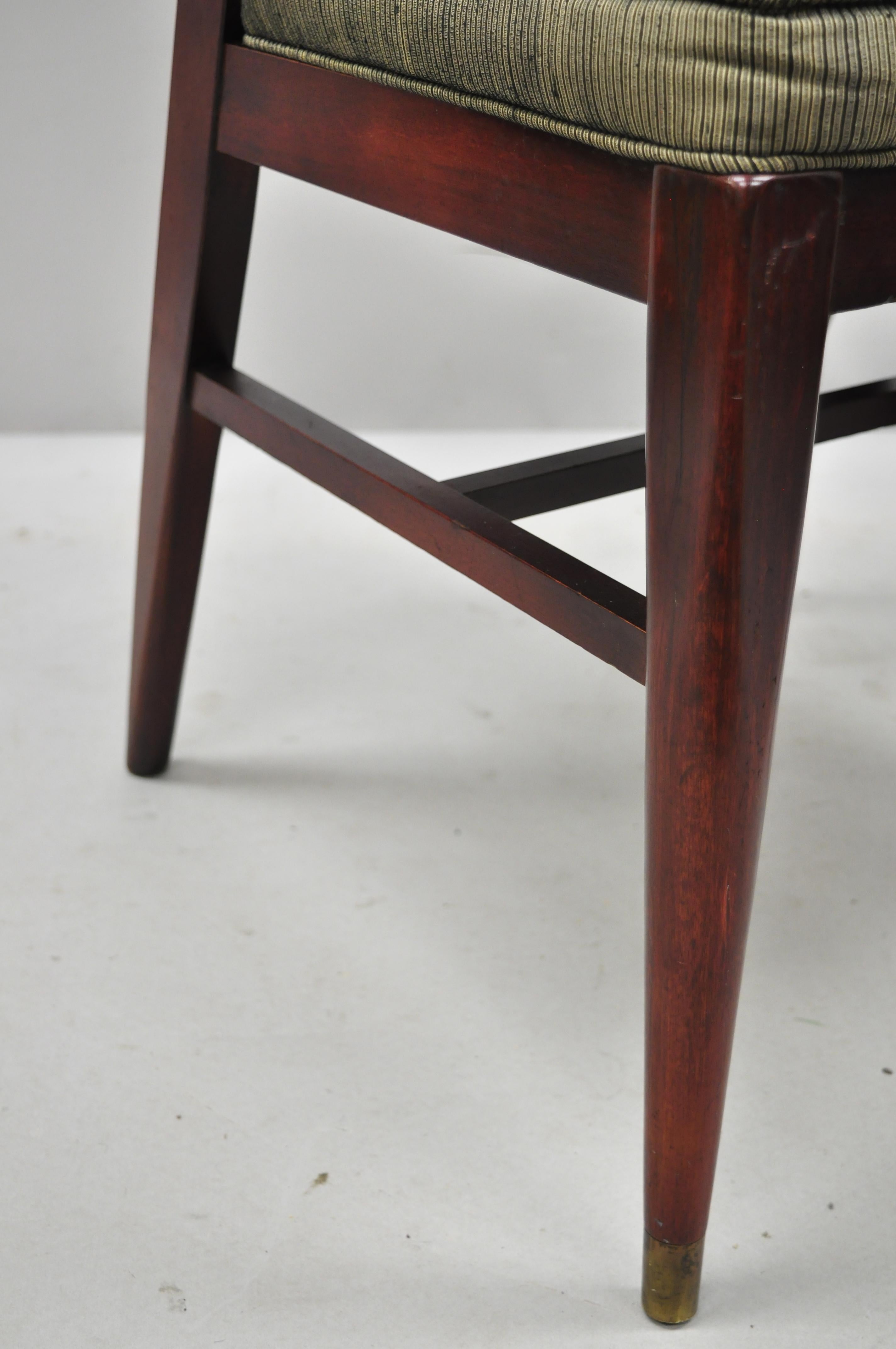 Vintage Mid-Century Modern Horseshoe Curved Back Mahogany Dining Chair B In Good Condition For Sale In Philadelphia, PA