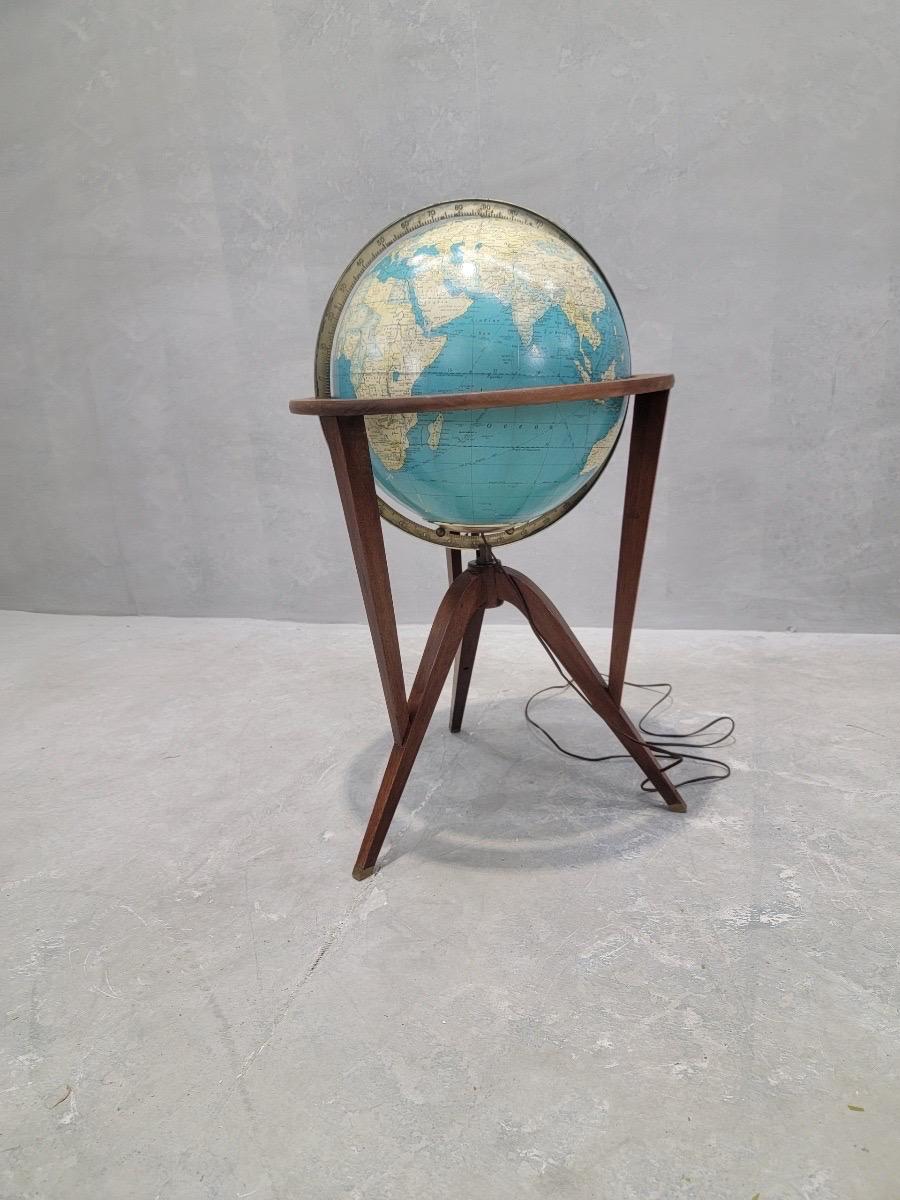 American Vintage Mid Century Modern Illuminated Globe on Mahogany Stand By Edward Wormley For Sale
