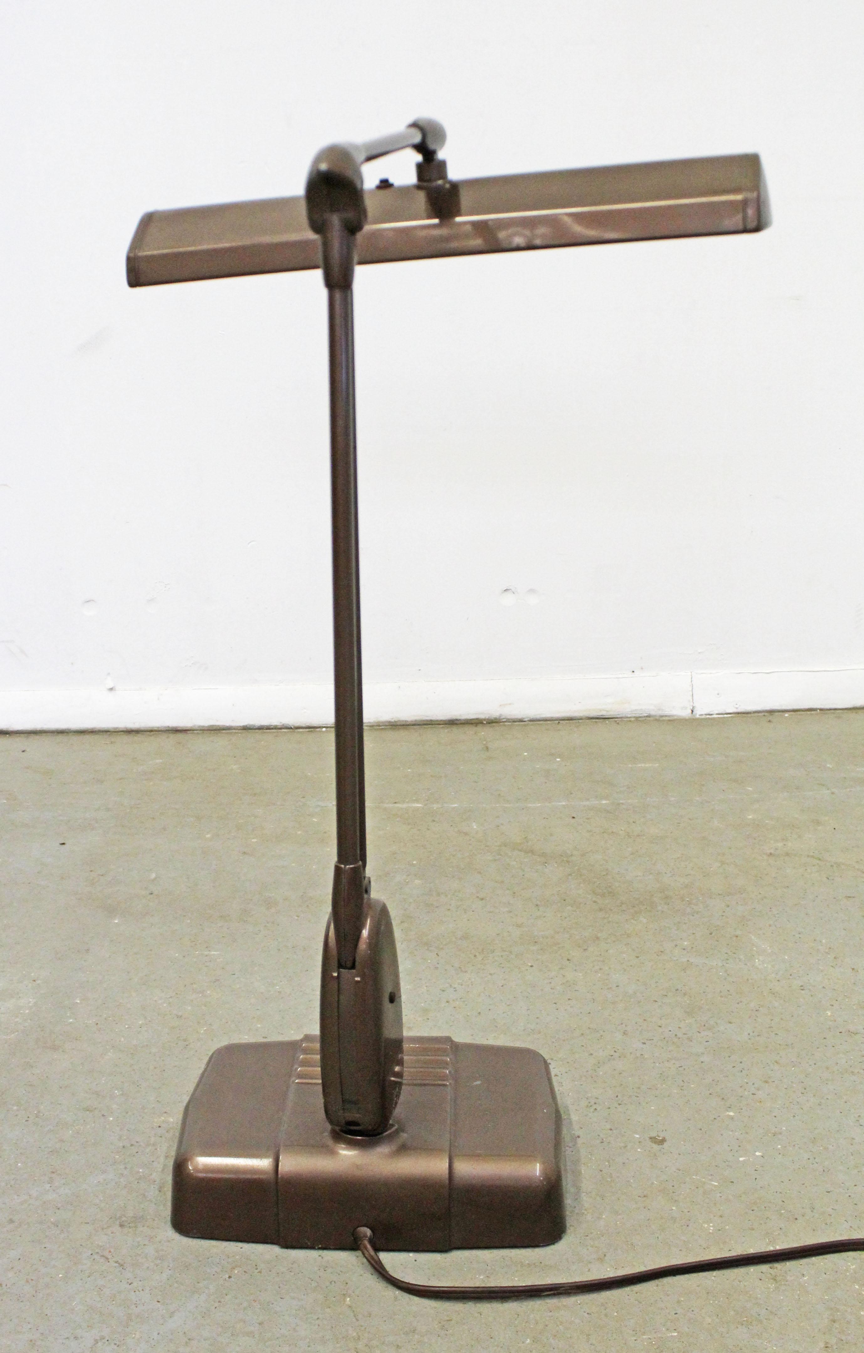 Metal Vintage Mid-Century Modern Industrial Portable Floating Desk Table Lamp