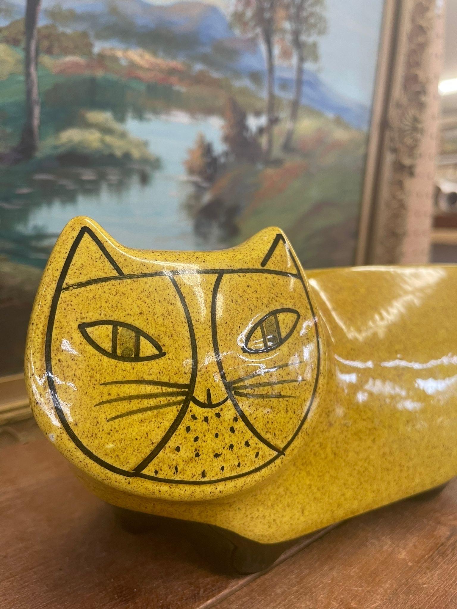 Vintage Mid Century Modern Italian Baldelli Ceramics Cat Coin Collector. In Good Condition For Sale In Seattle, WA