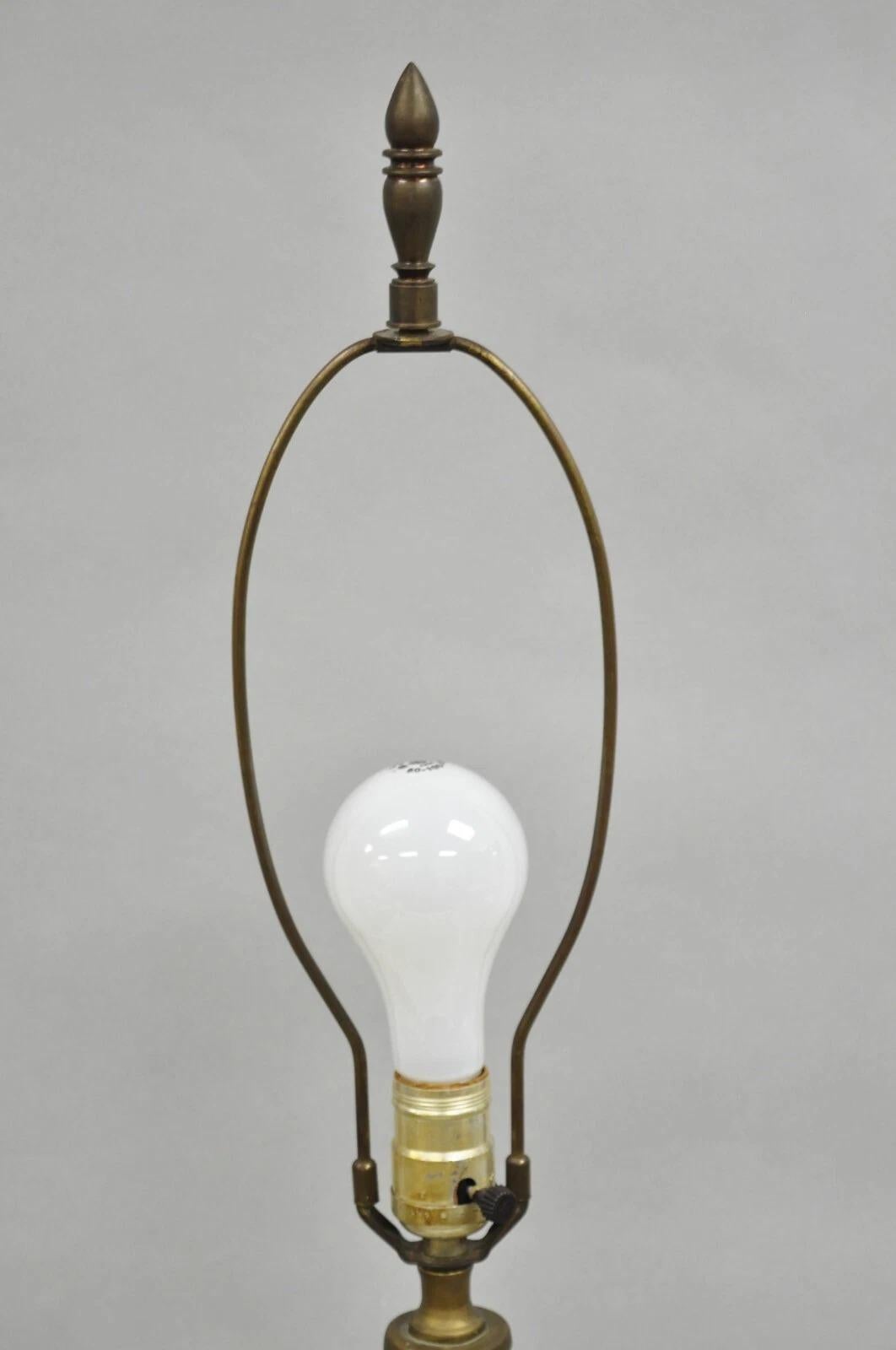 Vintage Mid Century Modern Italian Glass Murano Swirl Table Lamp w/ Gold Flecks (lampe à poser) Bon état - En vente à Philadelphia, PA