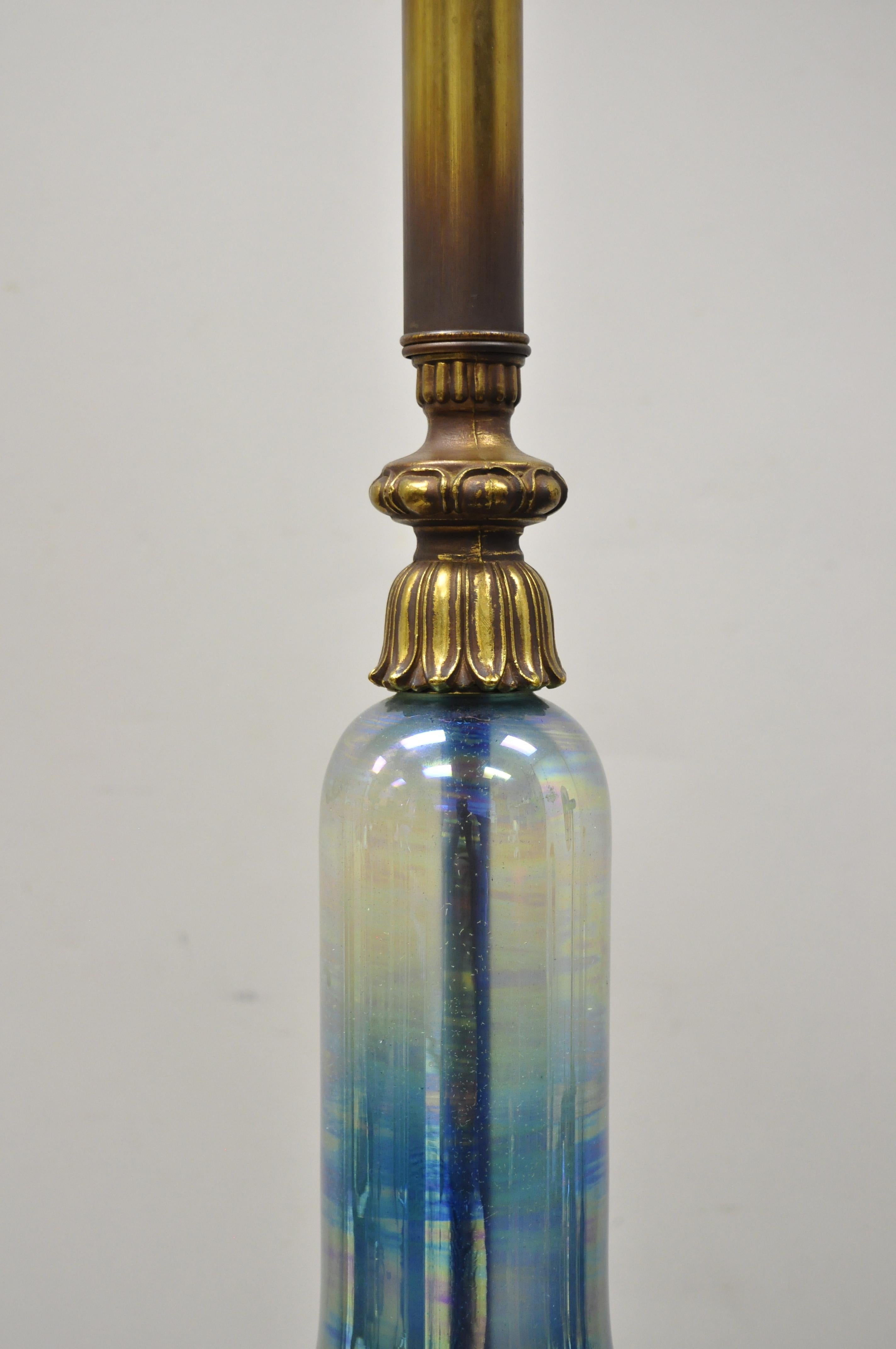 Hollywood Regency Vintage Mid Century Modern Italian Iridescent Blue Art Glass Tall Table Lamp (Lampada da tavolo alta in vetro iridescente)