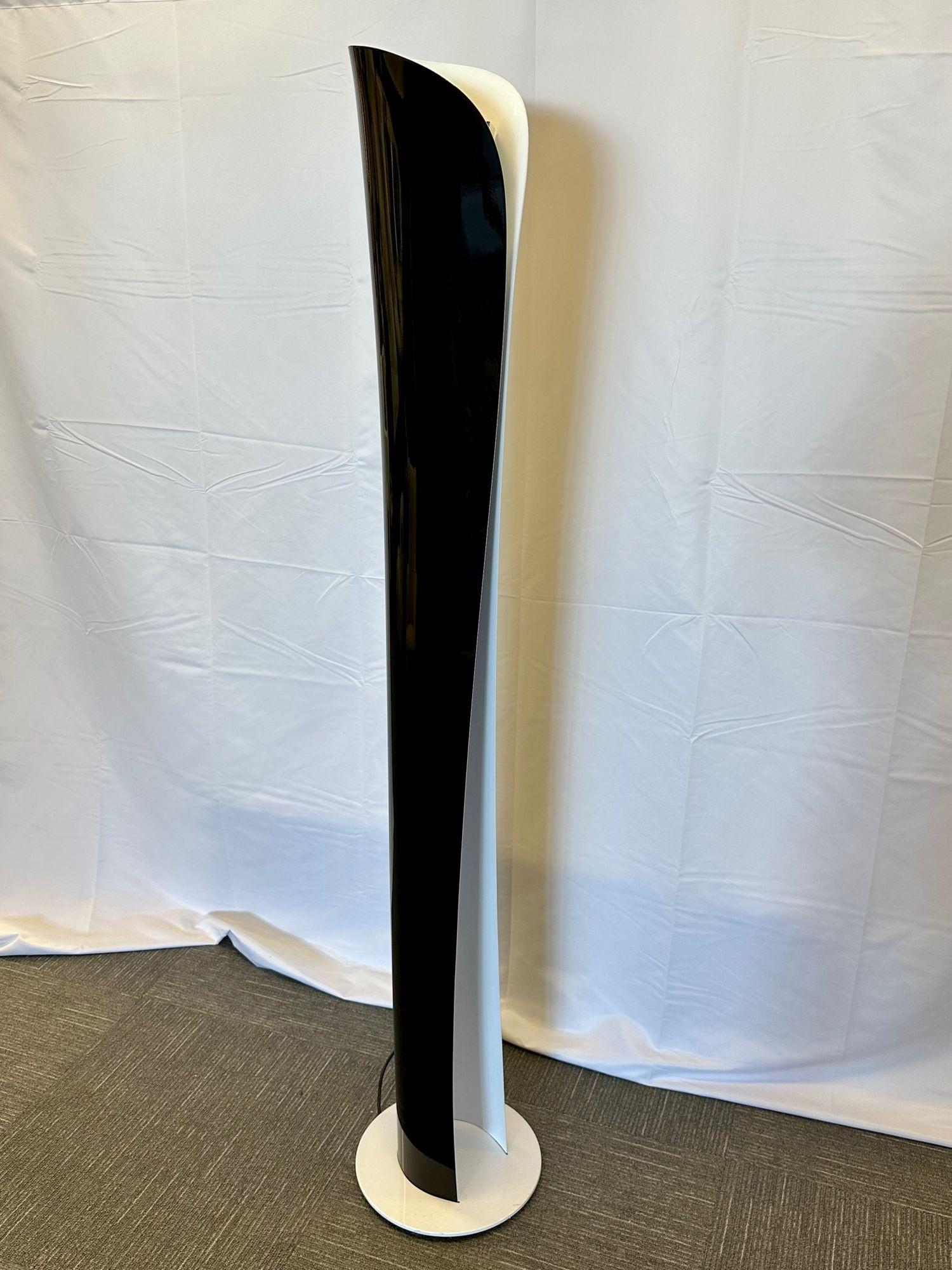 Contemporary Vintage Mid-Century Modern Italian Lacquered Floor Lamp, Artemide, Labeled Italy For Sale