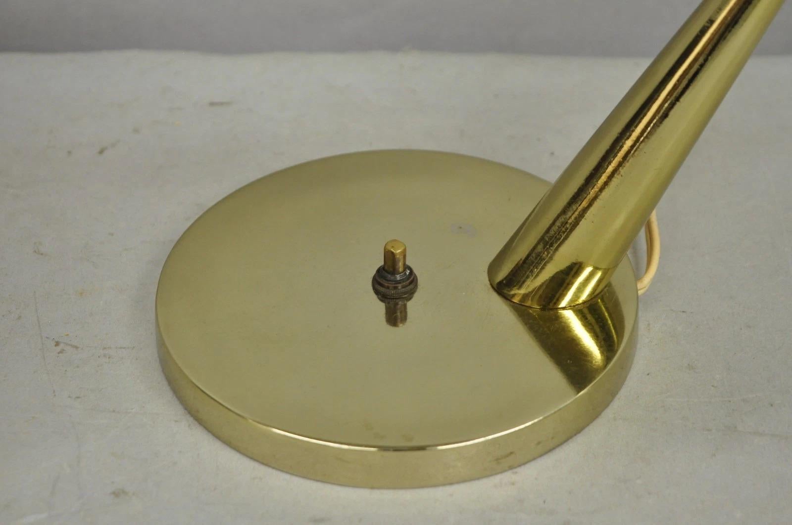 Vintage Mid Century Modern Italian Laurel Maurizio Tempestini Lámpara de escritorio de latón en Bueno estado para la venta en Philadelphia, PA