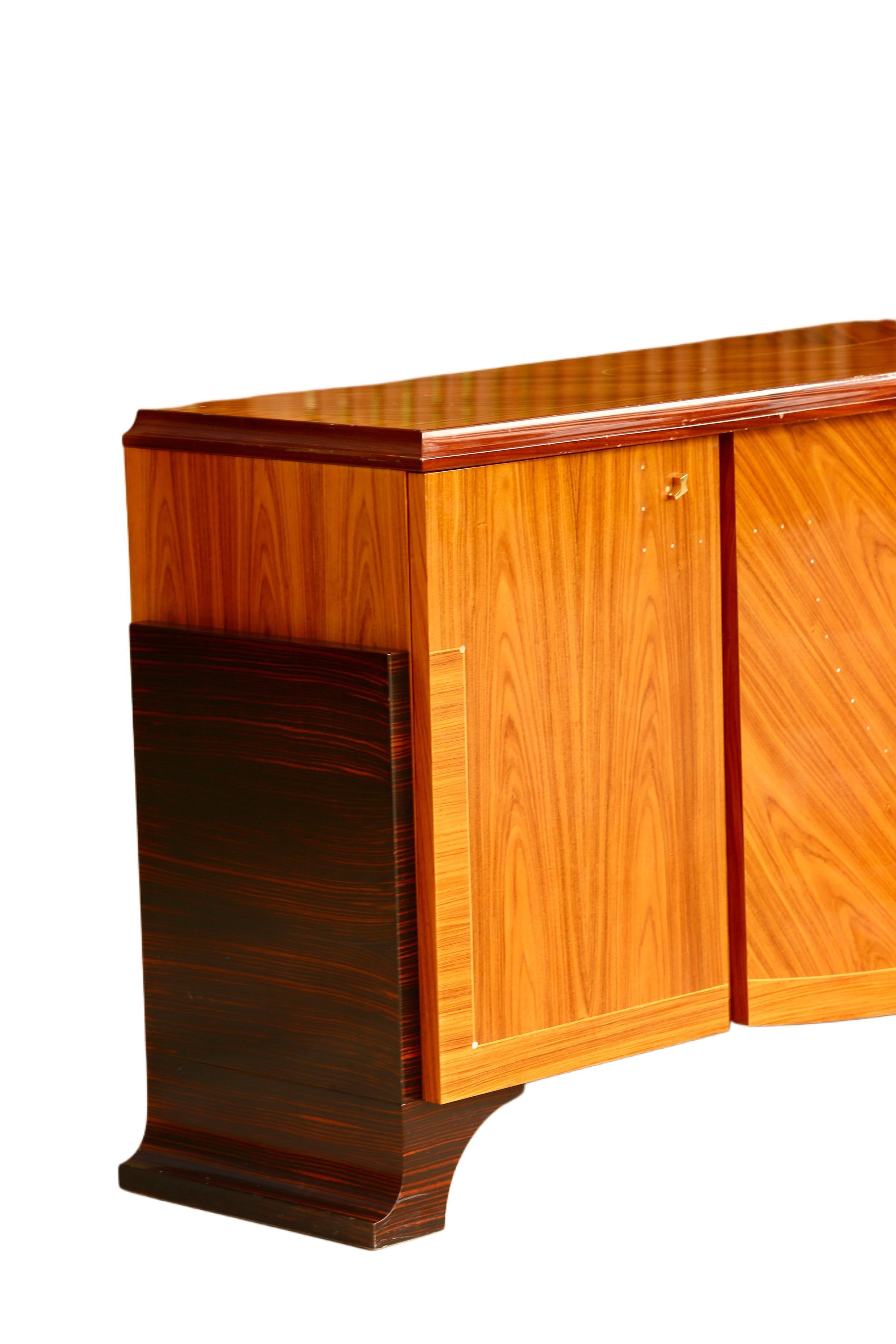 Vintage Mid-Century Modern Italian Macassar Ebony Sideboard For Sale 4