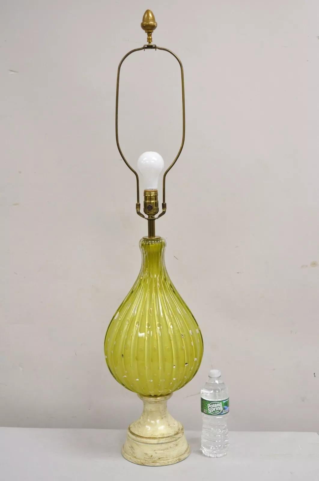 Vintage Mid Century Modern Italian Murano Green & Gold Blown Glass Table Lamp (Lampada da tavolo in vetro soffiato) in vendita 3