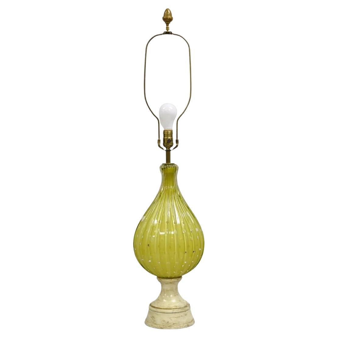 Vintage Mid Century Modern Italian Murano Green & Gold Blown Glass Table Lamp (Lampada da tavolo in vetro soffiato) in vendita