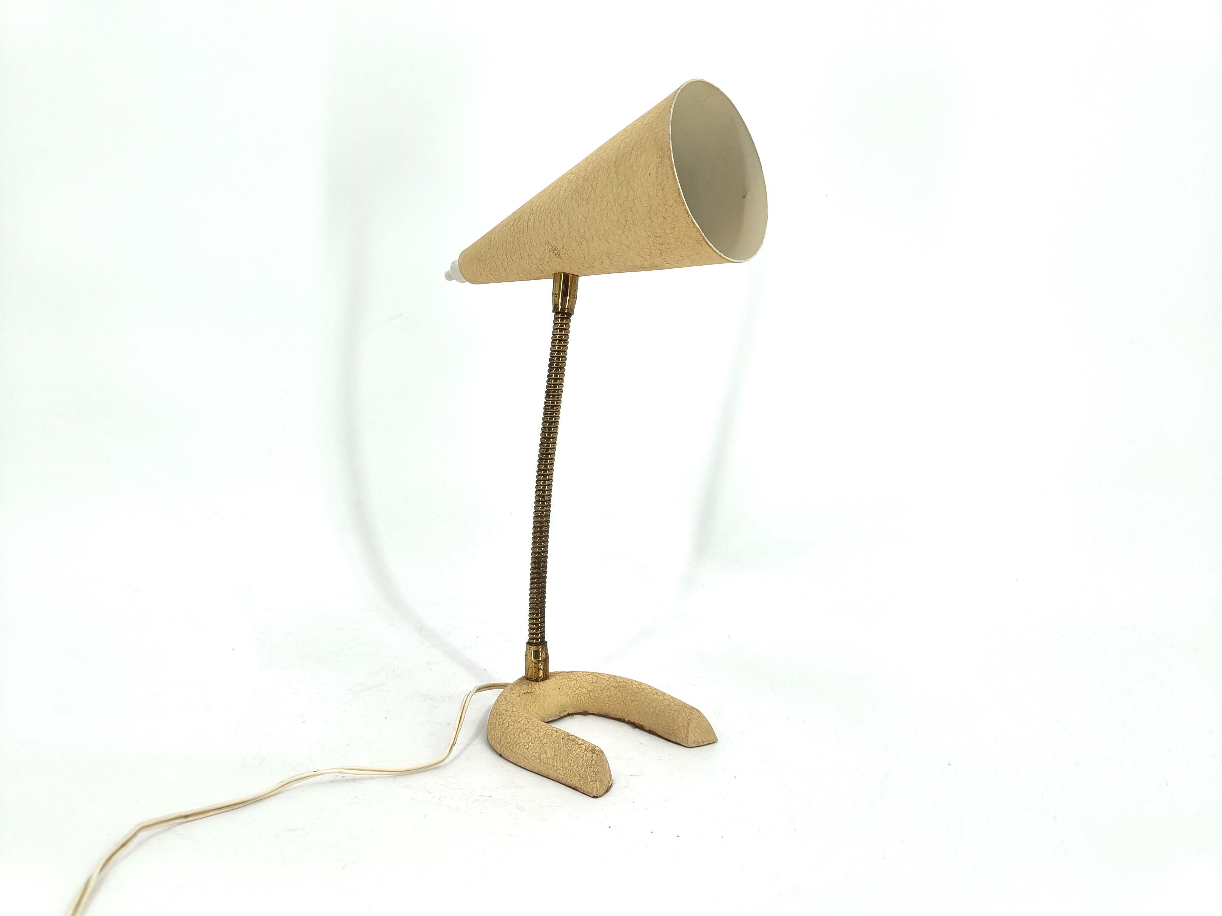 Vintage Mid-Century Modern italian table lamp - Años 60 Moderno de mediados de siglo en venta