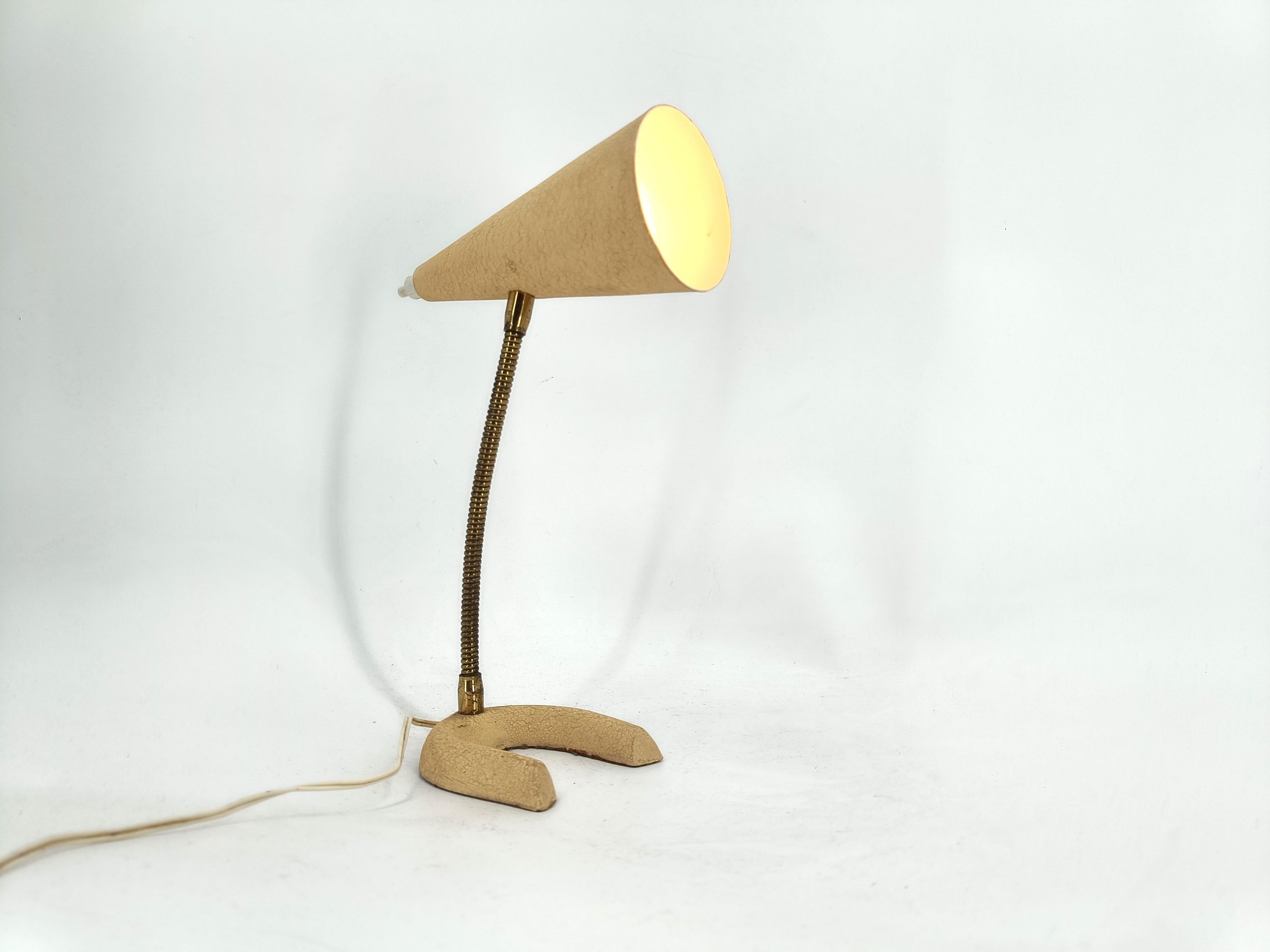 Vintage Mid-Century Modern italian table lamp - Años 60 mediados del siglo XX en venta