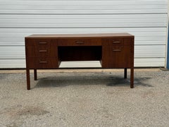 Vintage-Schreibtisch im Mid-Century-Modern-Stil von Jack Cartwright aus Walnussholz, hergestellt von Founders