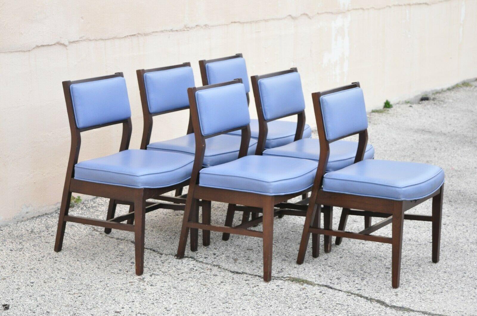 Vintage Mid Century Modern Jens Risom Style Blue Sculpted Dining Chairs - Set of 6. Item features solid wood frames, original blue naugahyde upholstery, sleek sculptural form, clean Modernist lines, quality American craftsmanship. Maker unconfirmed