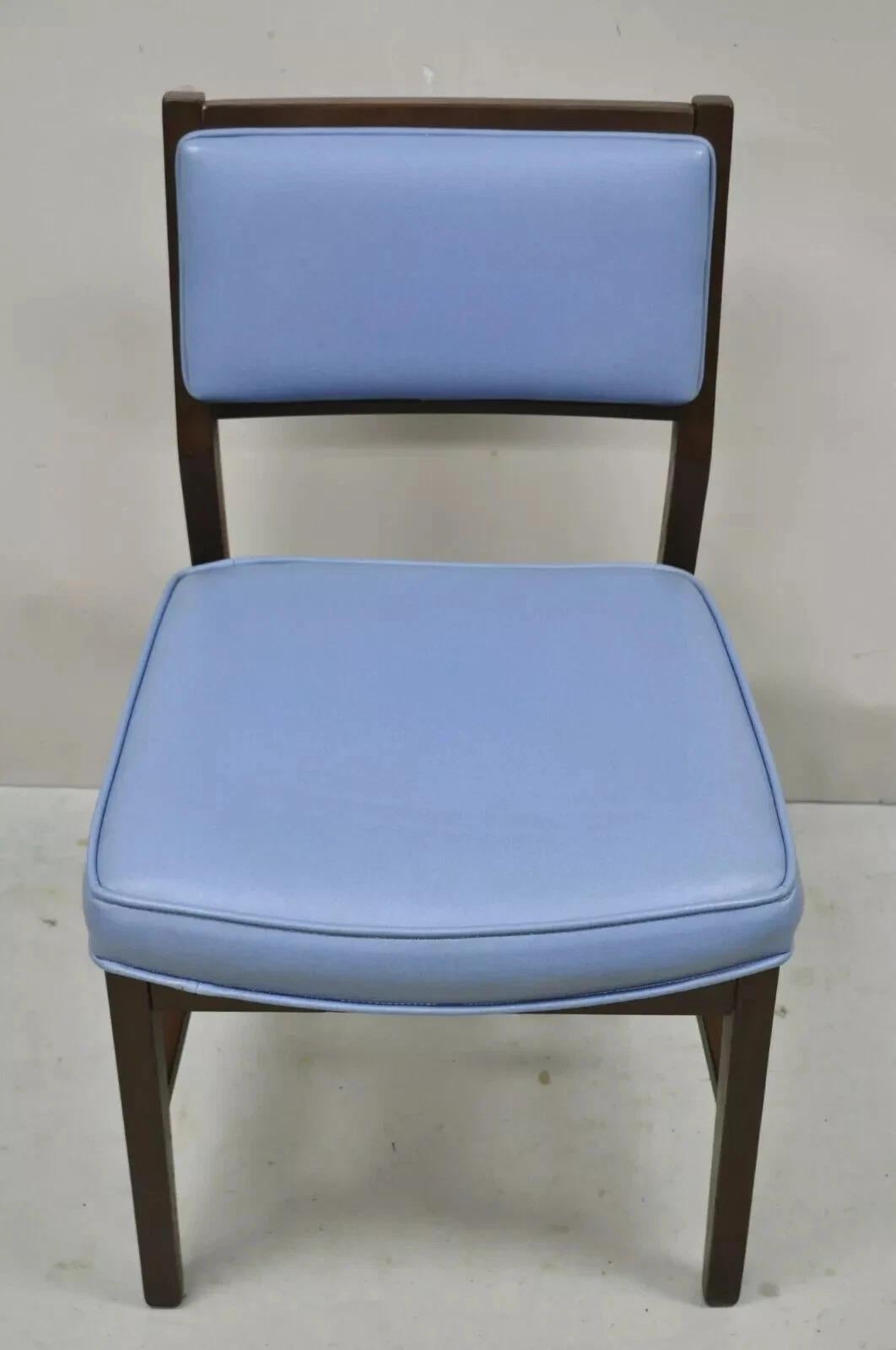 Sconosciuto Sedia da pranzo scolpita blu in stile Jens Risom, vintage, metà secolo, Set di 6 in vendita
