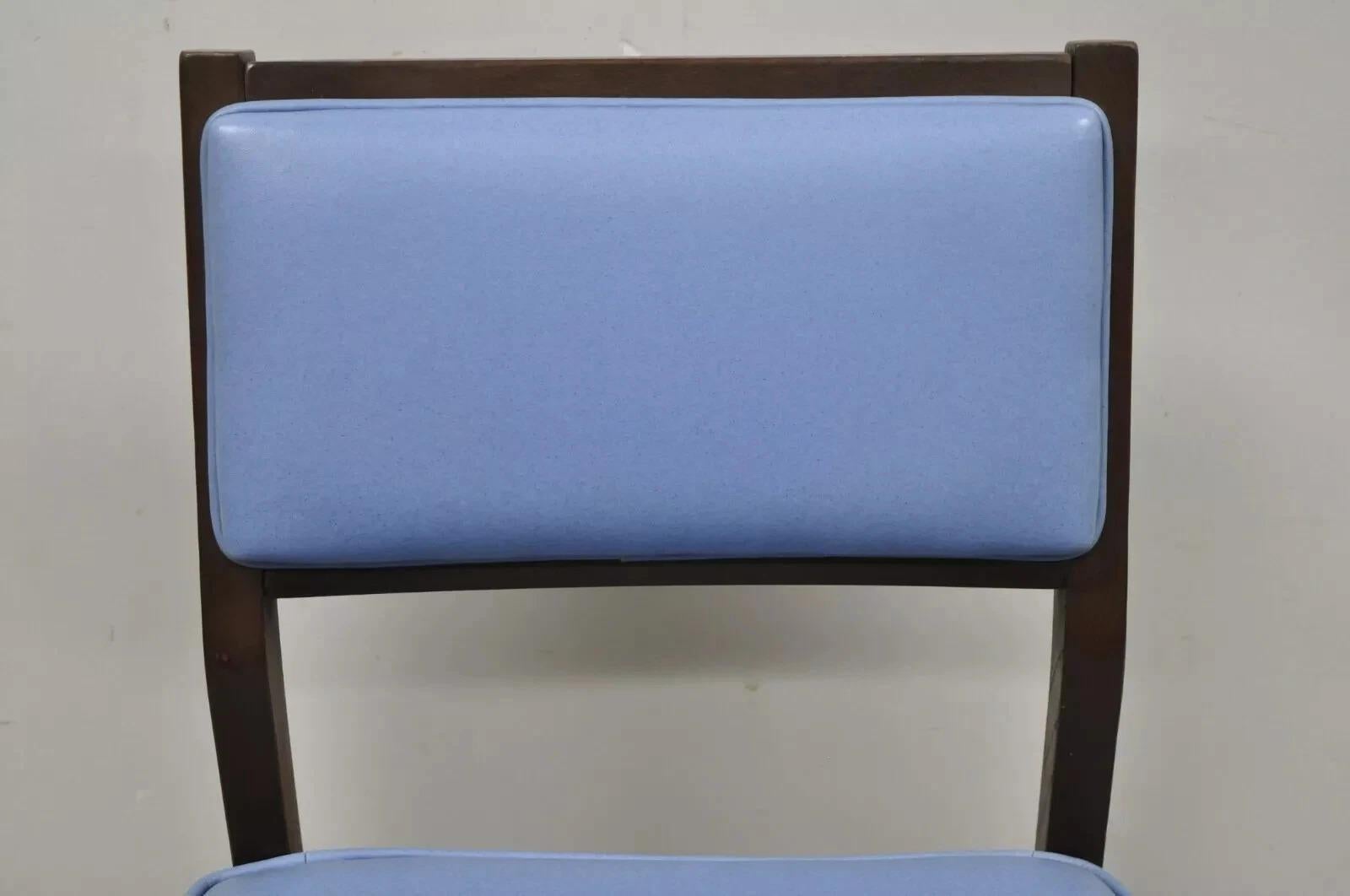 Sedia da pranzo scolpita blu in stile Jens Risom, vintage, metà secolo, Set di 6 In condizioni buone in vendita a Philadelphia, PA
