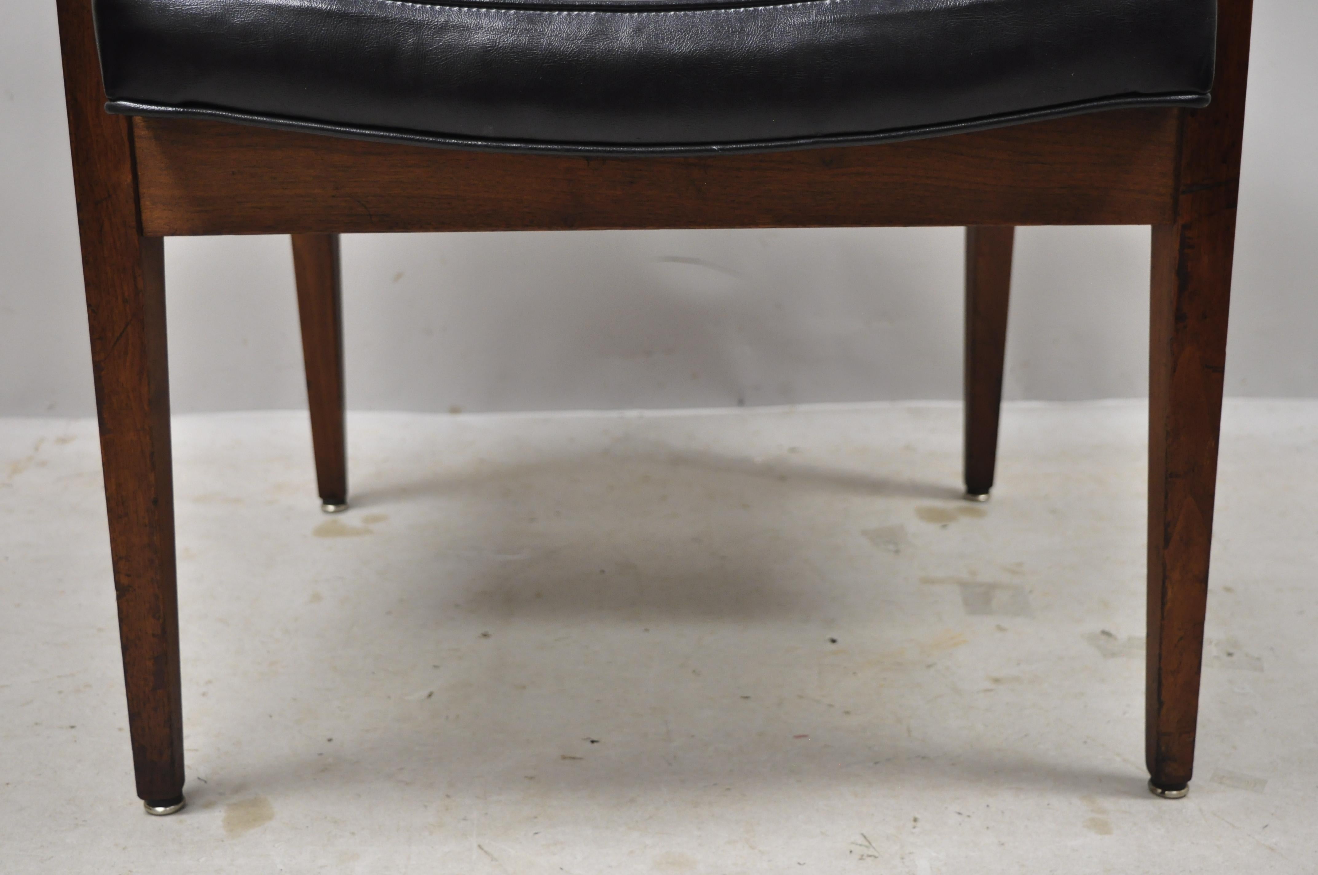 Vintage Mid-Century Modern Jens Risom Style Walnut Black Vinyl Lounge Armchair For Sale 6