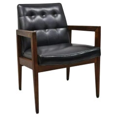 Loungesessel aus Nussbaumholz und schwarzem Vinyl im Jens Risom-Stil, Mid-Century Modern