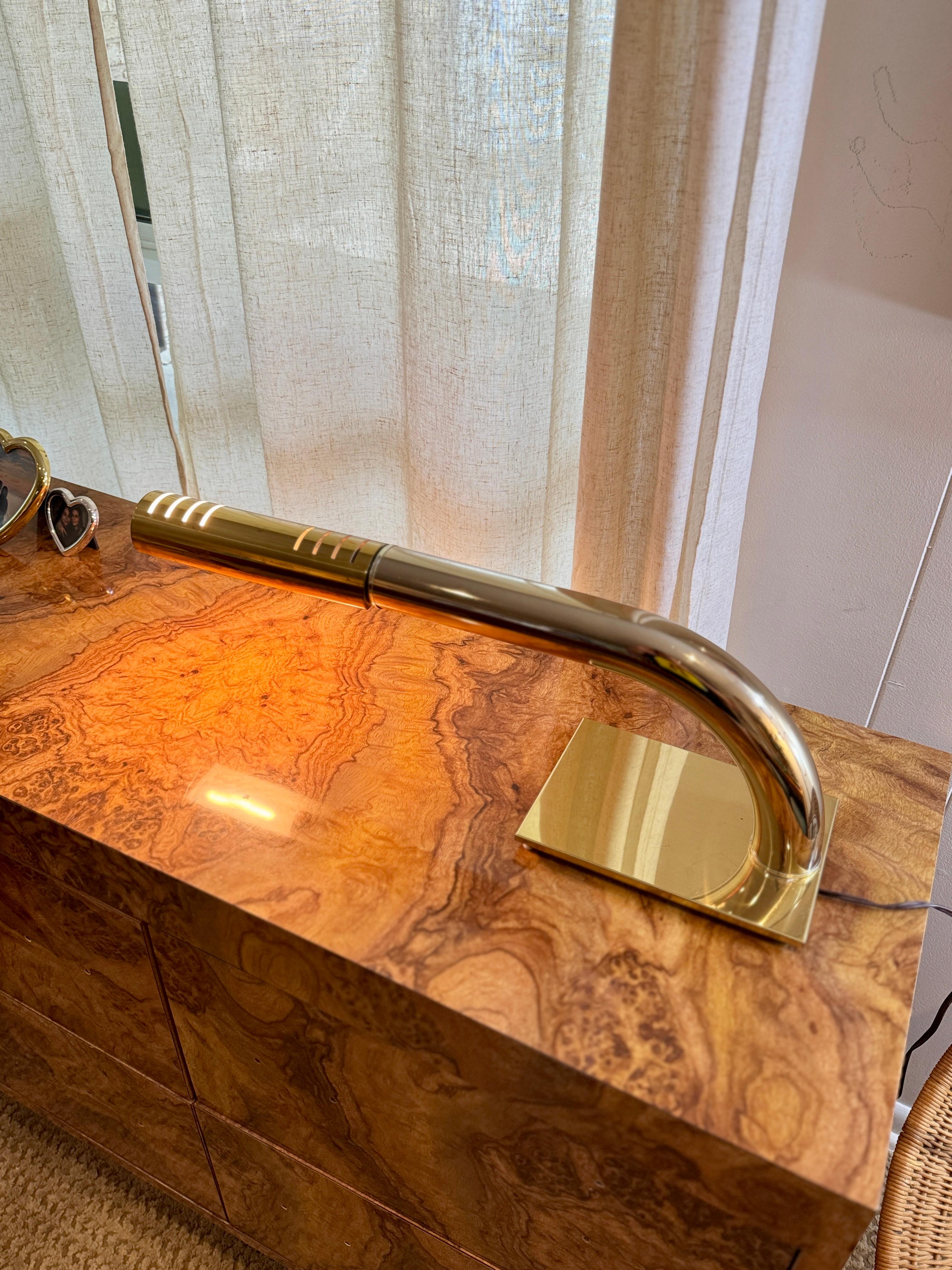 Unknown Vintage mid century modern Jim Bindman tubular brass touch lamp For Sale