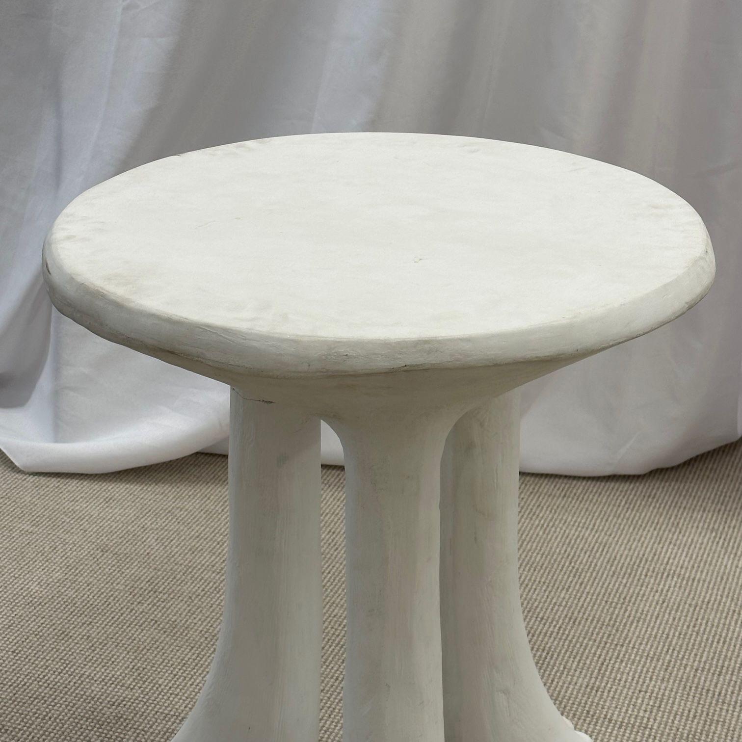 John Dickinson Mid-Century Modern Style Sculpted Africa Side / End Table, Signed In Good Condition For Sale In Stamford, CT