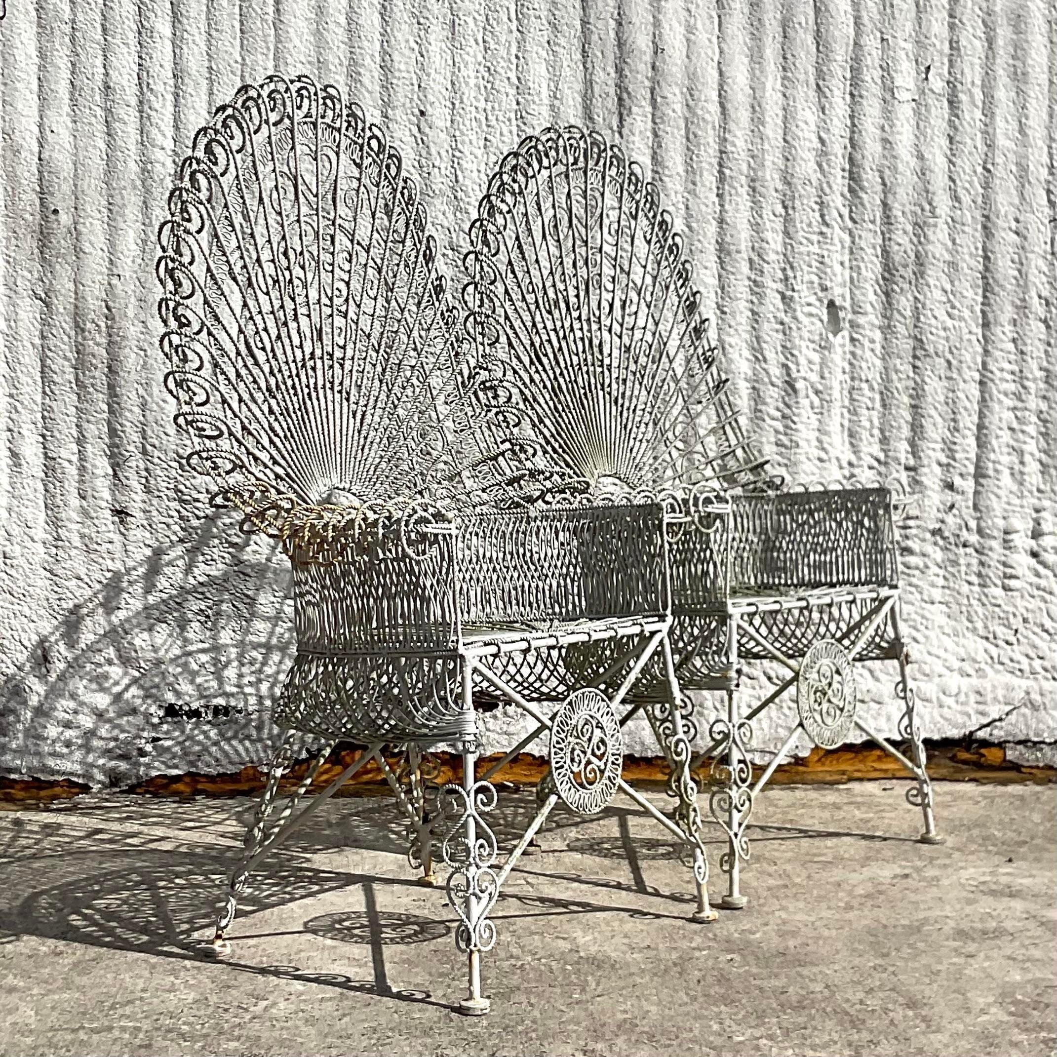 Américain Vintage Mid-Century Modern John Salterini Wrought Iron Peacock Chairs - a Pair (Paire de chaises en fer forgé) en vente