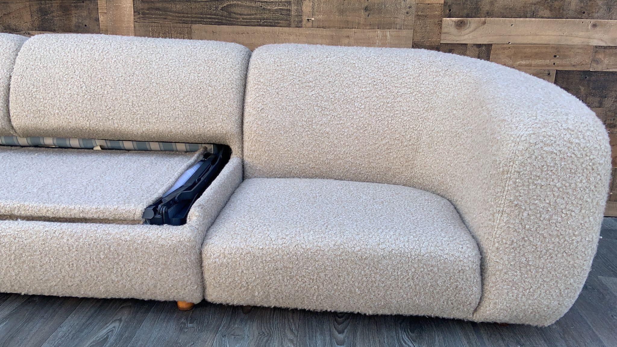 Karpen Sofa mit ausziehbarem Bett, Moderne der Mitte des Jahrhunderts (Handgefertigt) im Angebot
