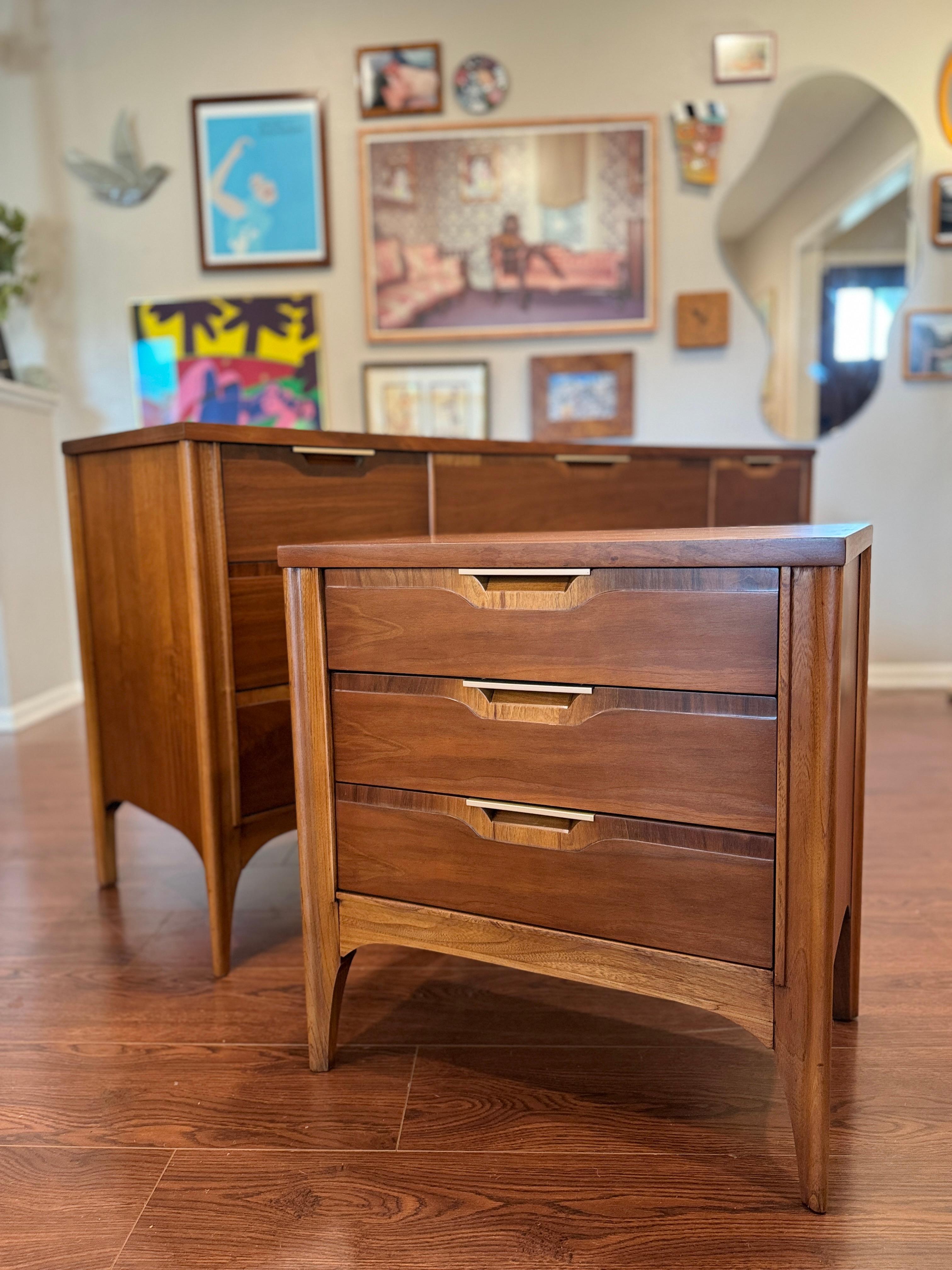 North American Vintage mid century modern Kent Coffey nightstand “impact” collection 1960s