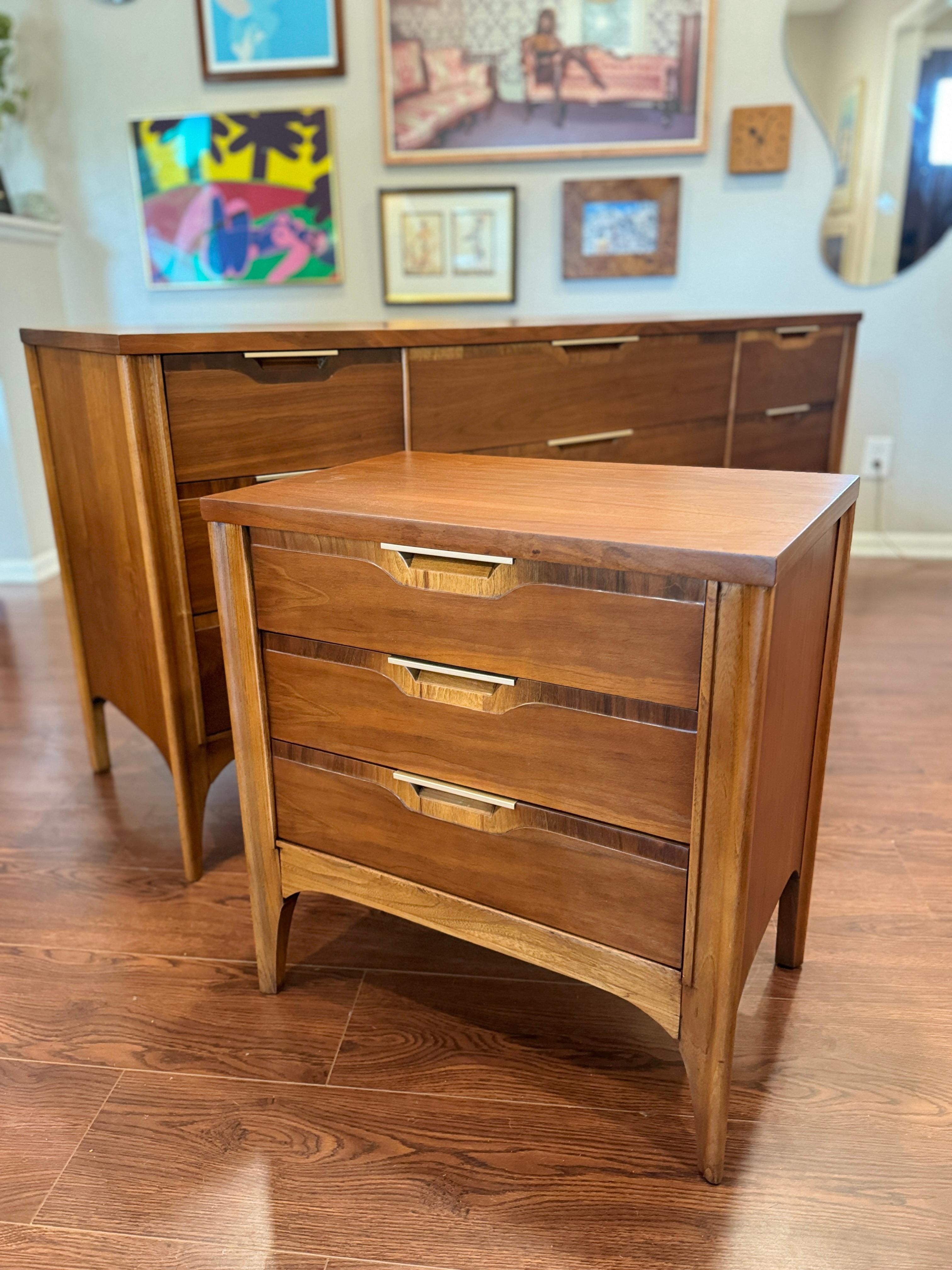 Vintage mid century modern Kent Coffey nightstand “impact” collection 1960s In Good Condition In Houston, TX