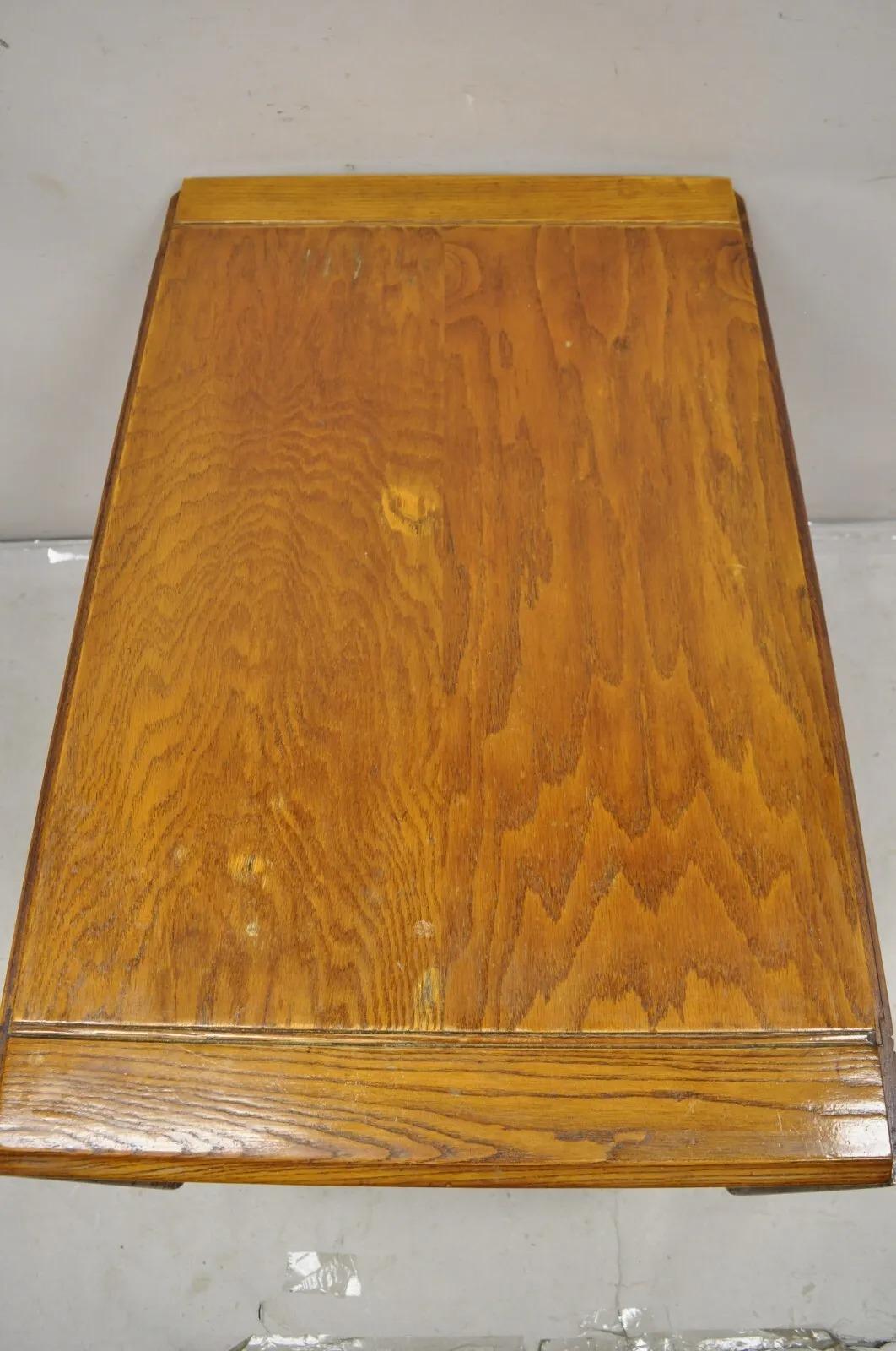 Vintage Mid Century Modern Klismos Saber Leg Oak Drop Leaf Dining Table In Good Condition For Sale In Philadelphia, PA