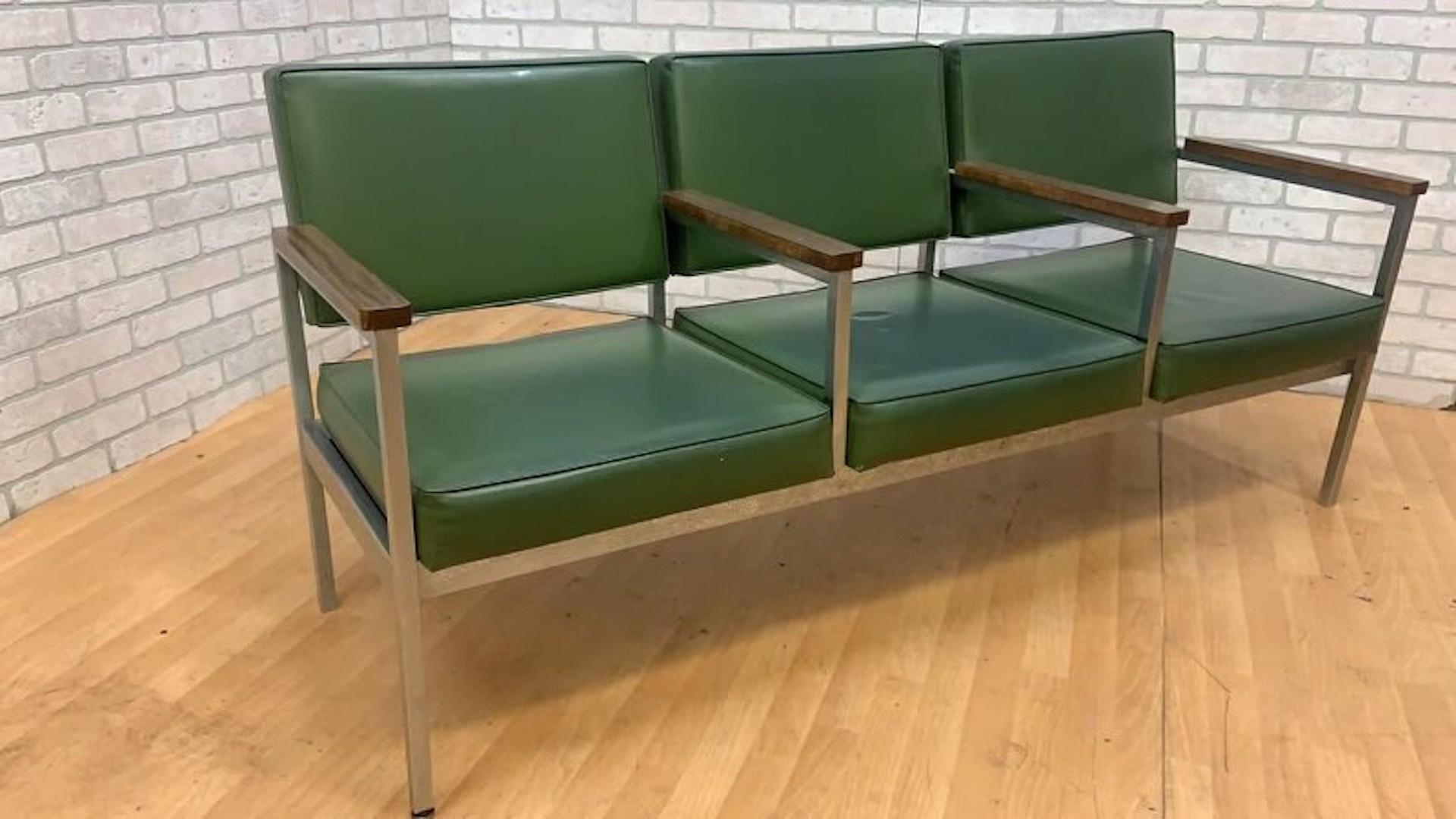 Banc d'attente moderne du milieu du siècle dernier de style Knoll Bon état - En vente à Chicago, IL