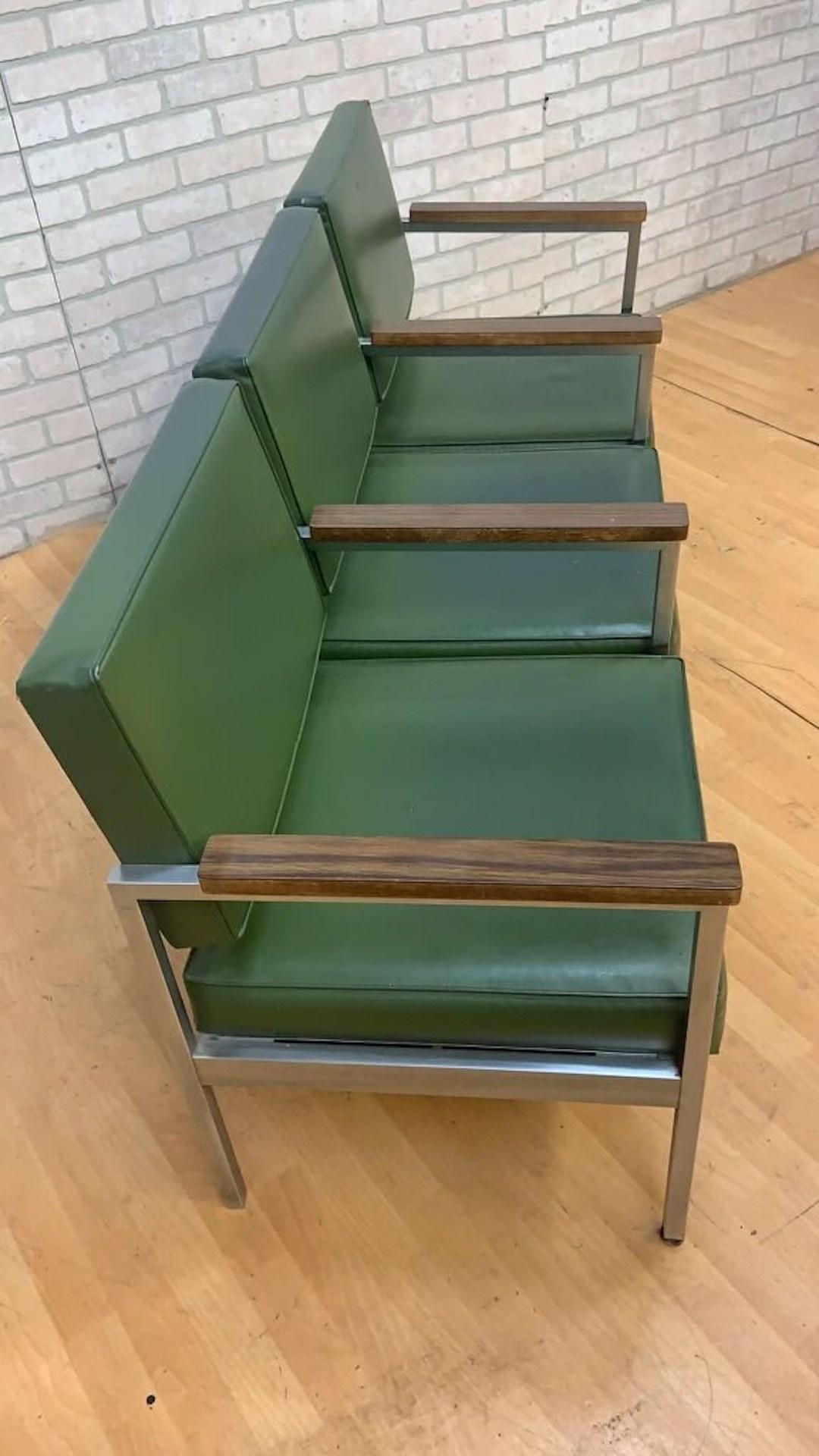 20ième siècle Banc d'attente moderne du milieu du siècle dernier de style Knoll en vente