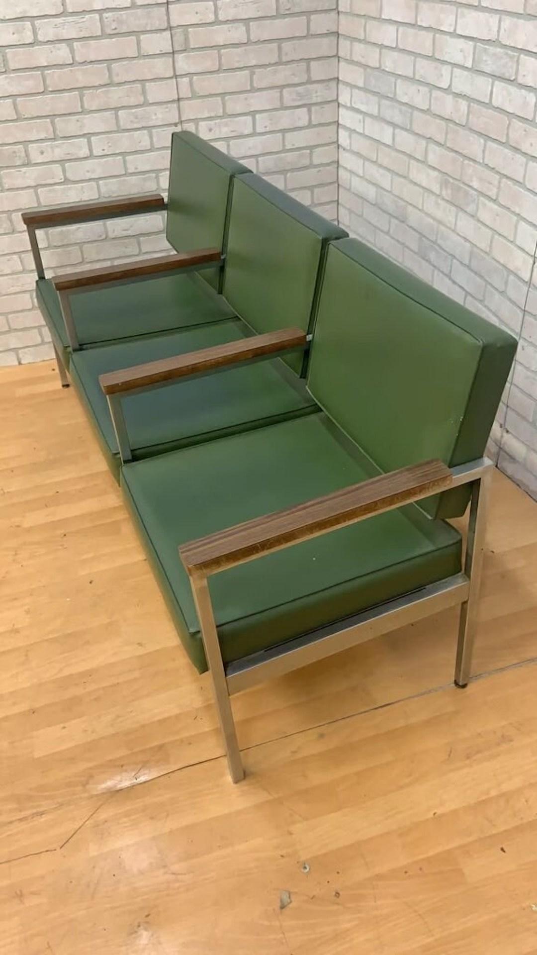 Métal Banc d'attente moderne du milieu du siècle dernier de style Knoll en vente
