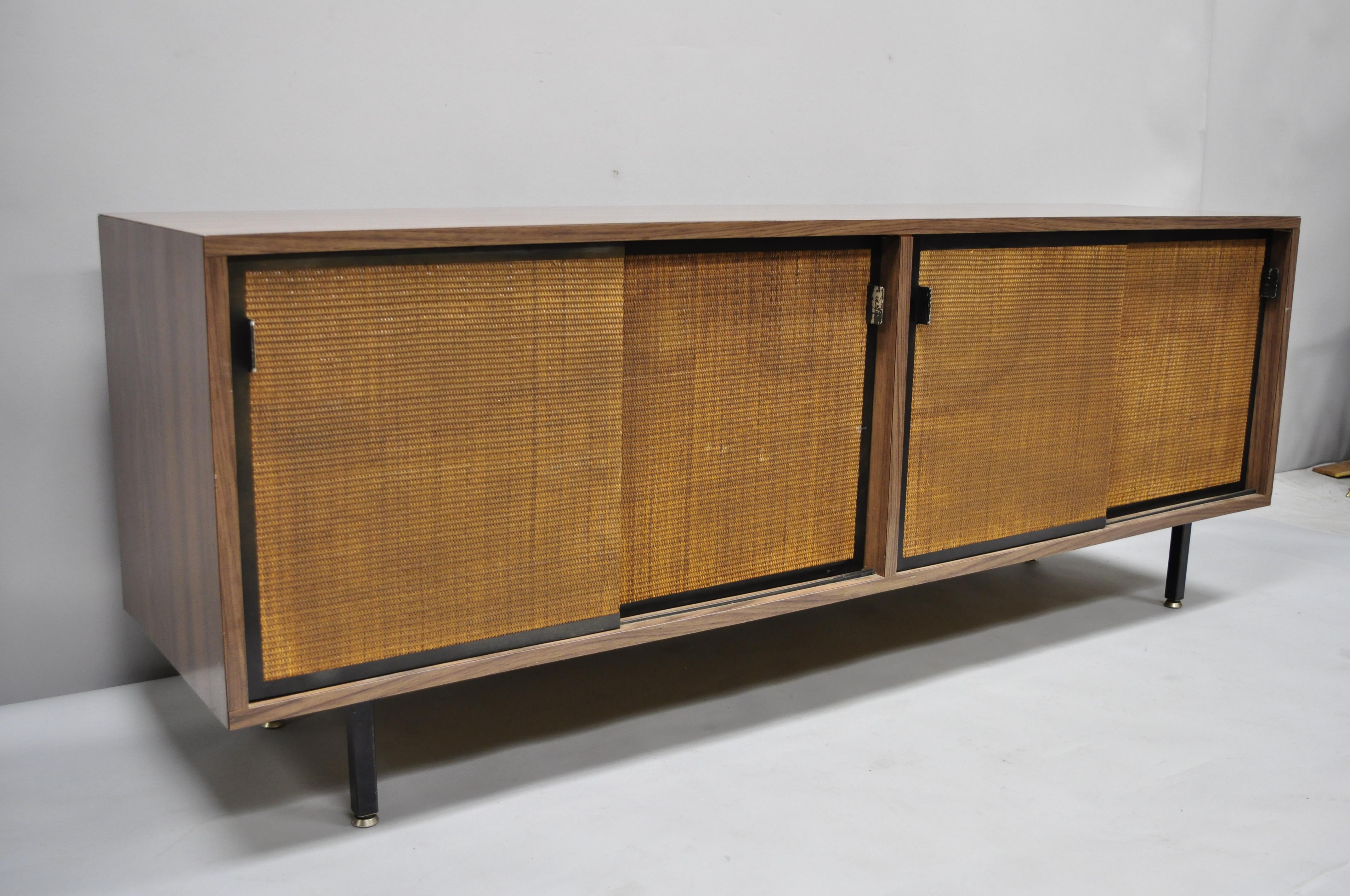 Vintage Mid-Century Modern Laminate Formica Case Credenza Cabinet Buffet For Sale 3
