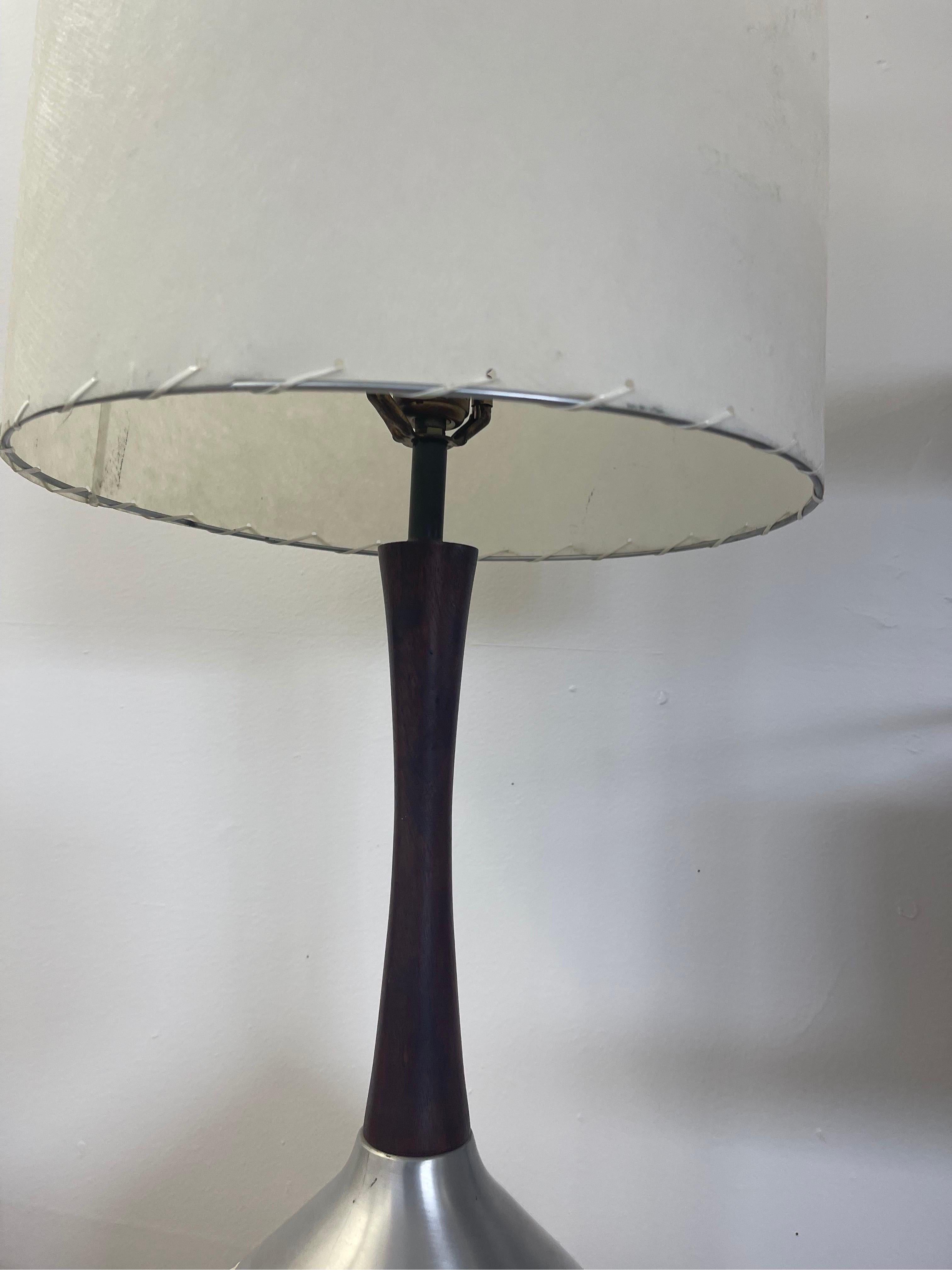 Vintage Mid-Century Modern Lamp In Good Condition For Sale In Seattle, WA