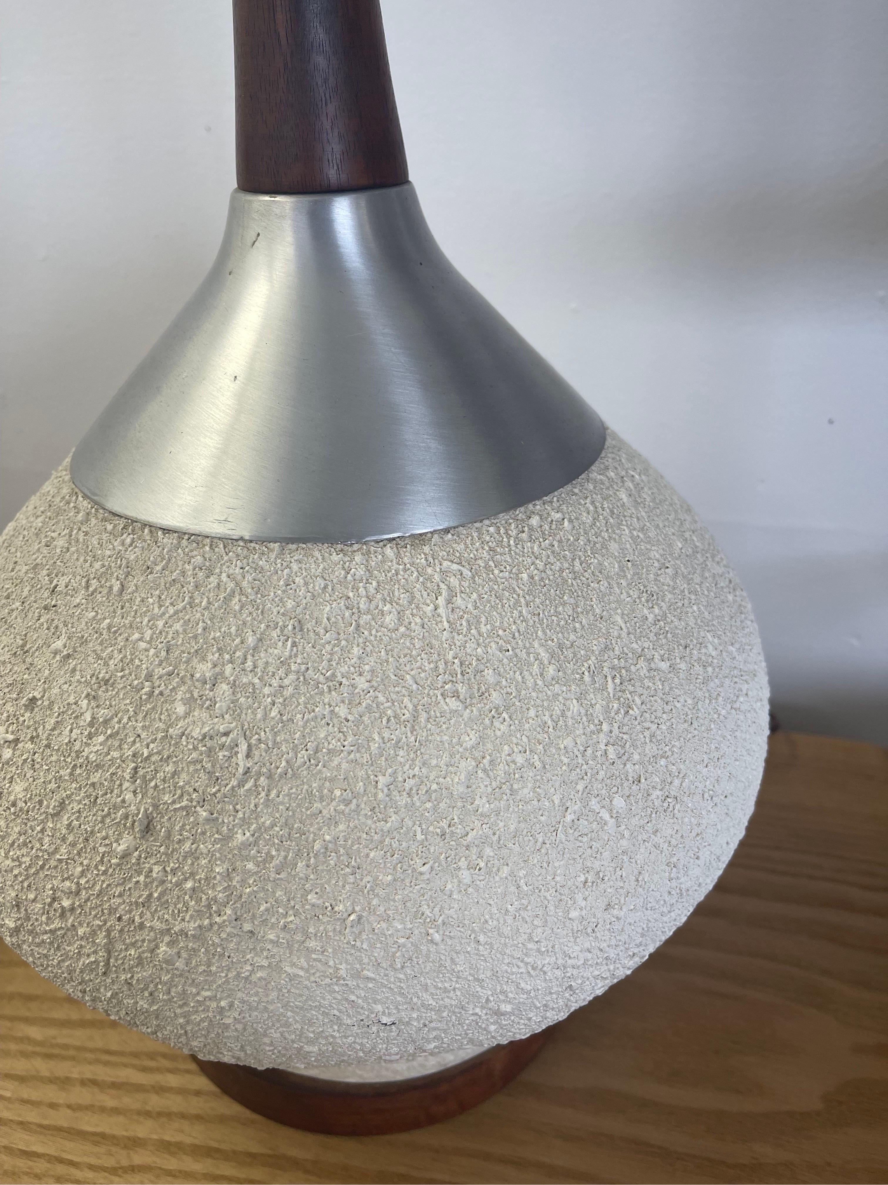 Vintage Mid-Century Modern Lamp For Sale 1