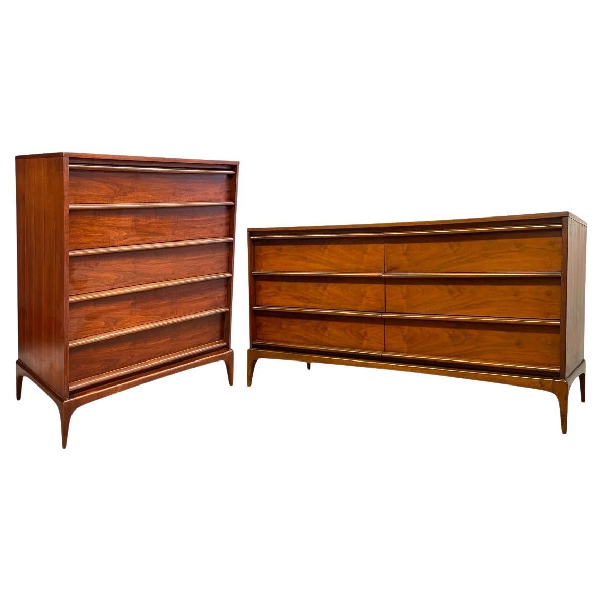 Vintage Mid Century Modern Lane Rhythm Matching Dresser and Credenza Set. For Sale