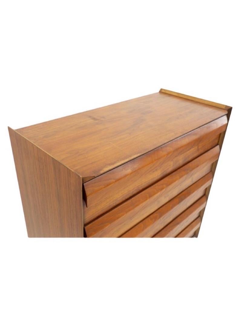 Mid-Century Modern Vintage Mid Century Modern Lane Walnut Dresser Dovetail Drawers Cabinet Storage 