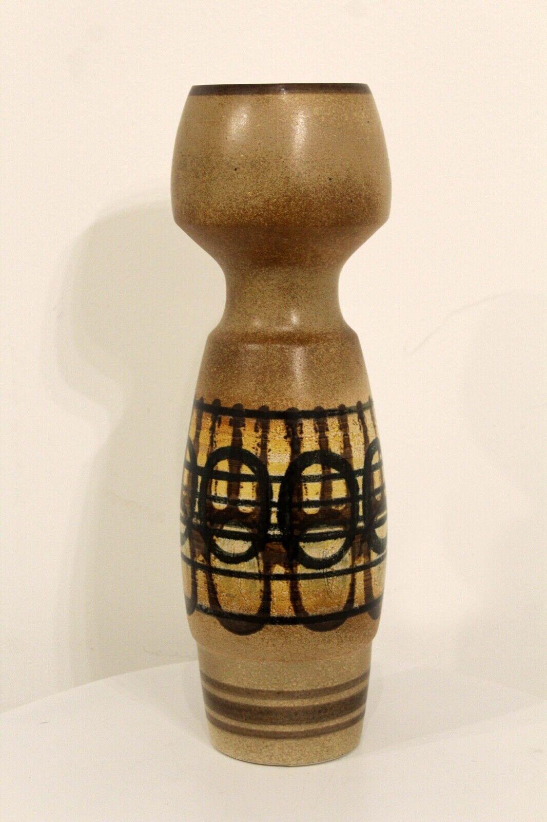 For your consideration is a beautiful Israeli stoneware Lapid vase. This vessel has a wonderful mid century vibe to compliment any pottery collection. Dimensions: 5.5