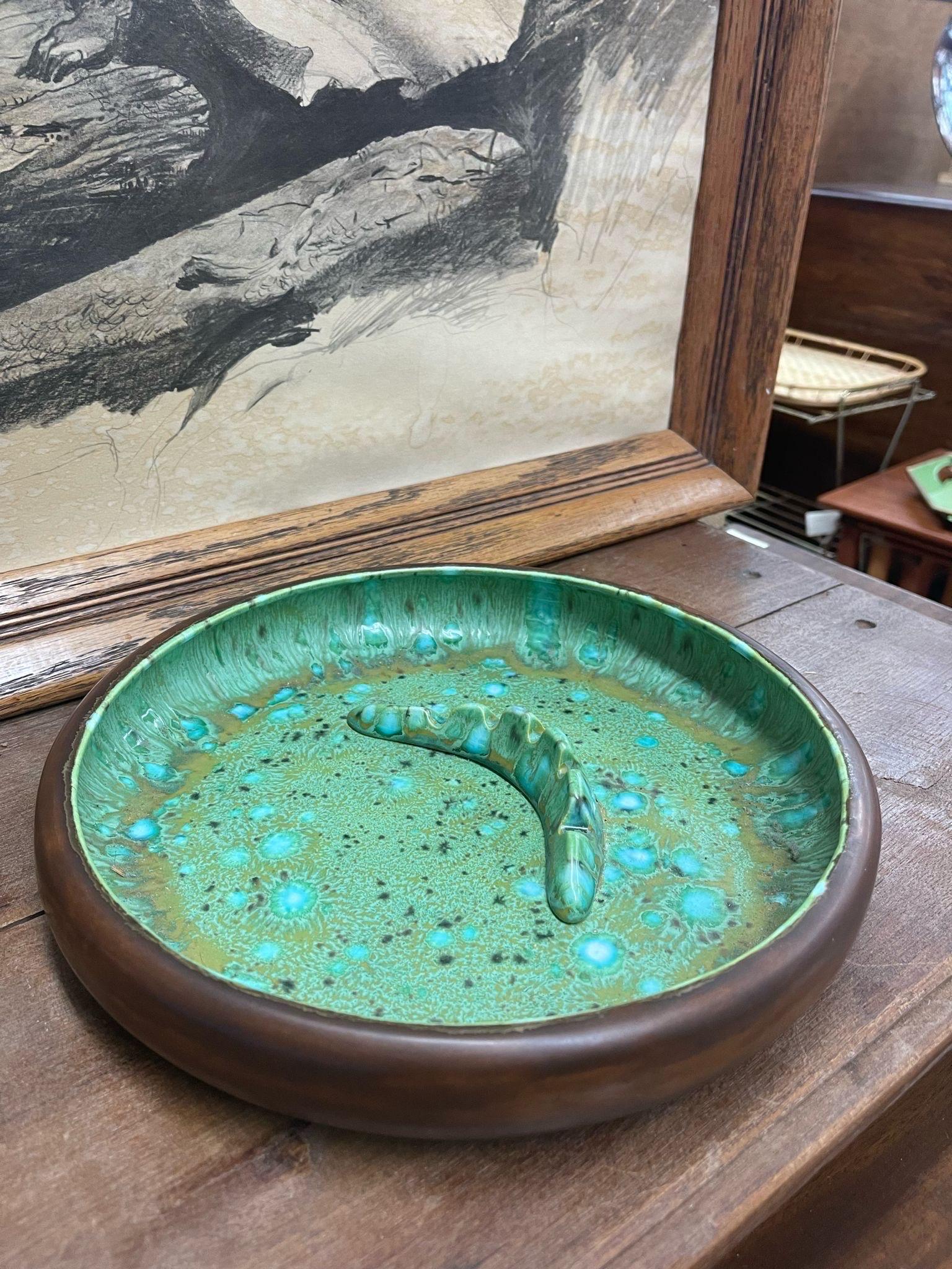 Late 20th Century Vintage Mid Century Modern Large Ash Tray Dish With Beautiful Glazed Interior. For Sale
