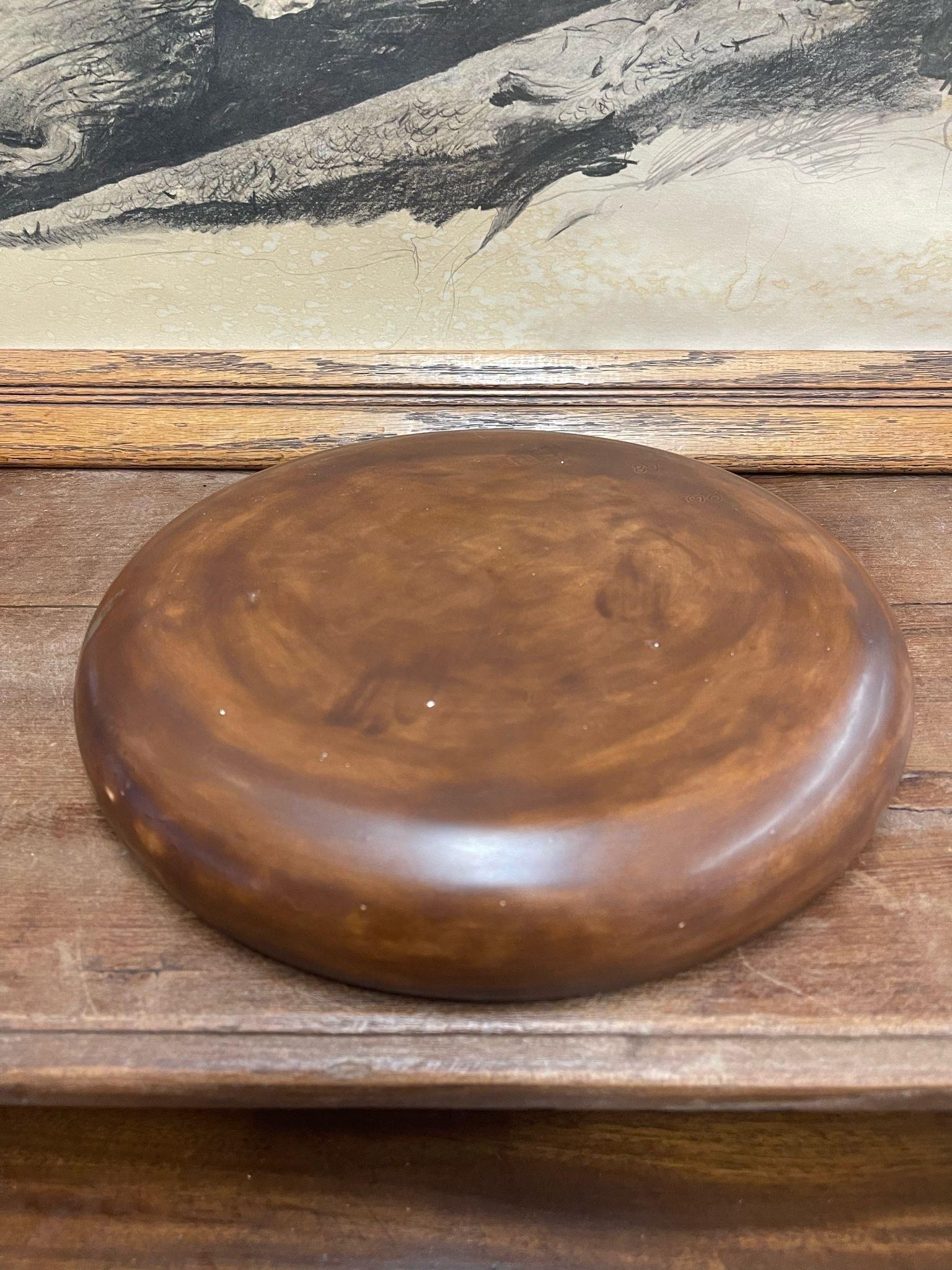 Vintage Mid Century Modern Large Ash Tray Dish With Beautiful Glazed Interior. For Sale 1