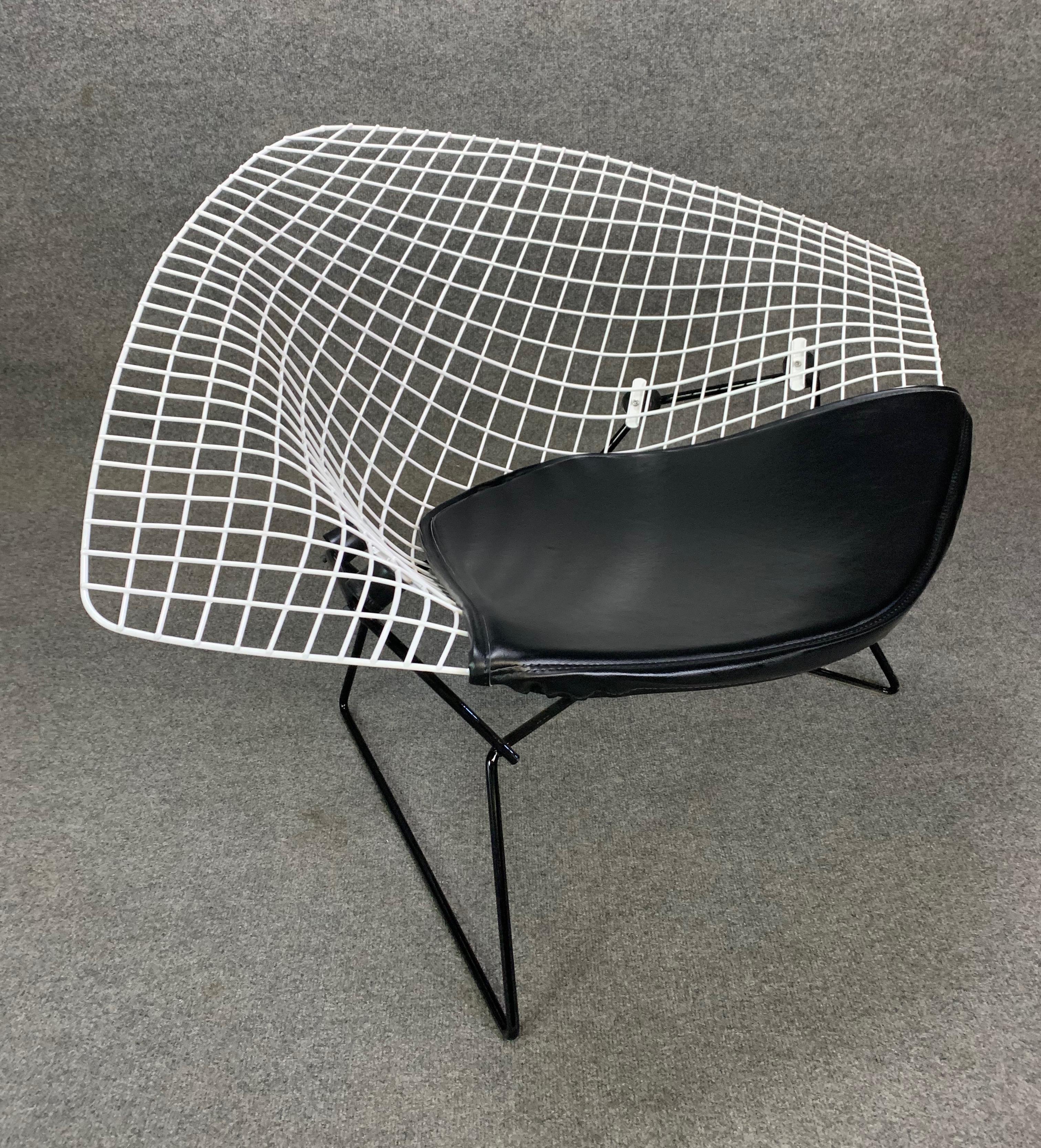 Welded Vintage Mid-Century Modern Large Diamond Chair by Harry Bertoia for Knoll For Sale