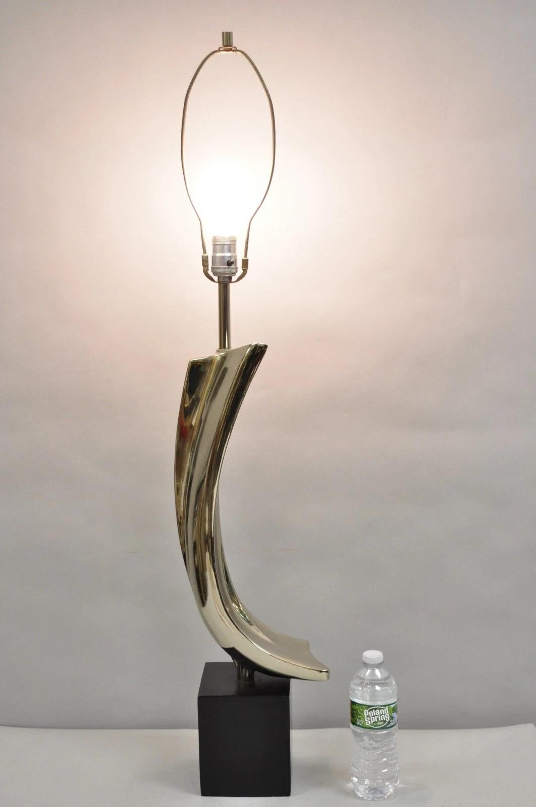 Vintage Mid Century Modern Laurel Sculptural Gunmetal Finish Table Lamp by Weiss & Barr. Circa Mid 20th Century. Measurements: 40.5