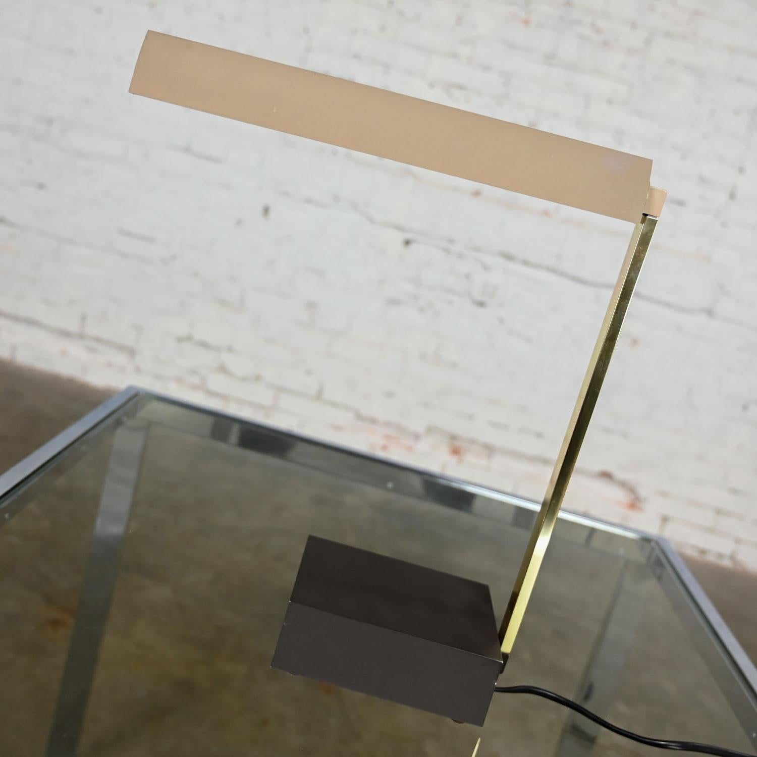 Lámpara de pared de sobremesa de alta intensidad Lightolier Baton, vintage y moderna de mediados de siglo Moderno de mediados de siglo en venta