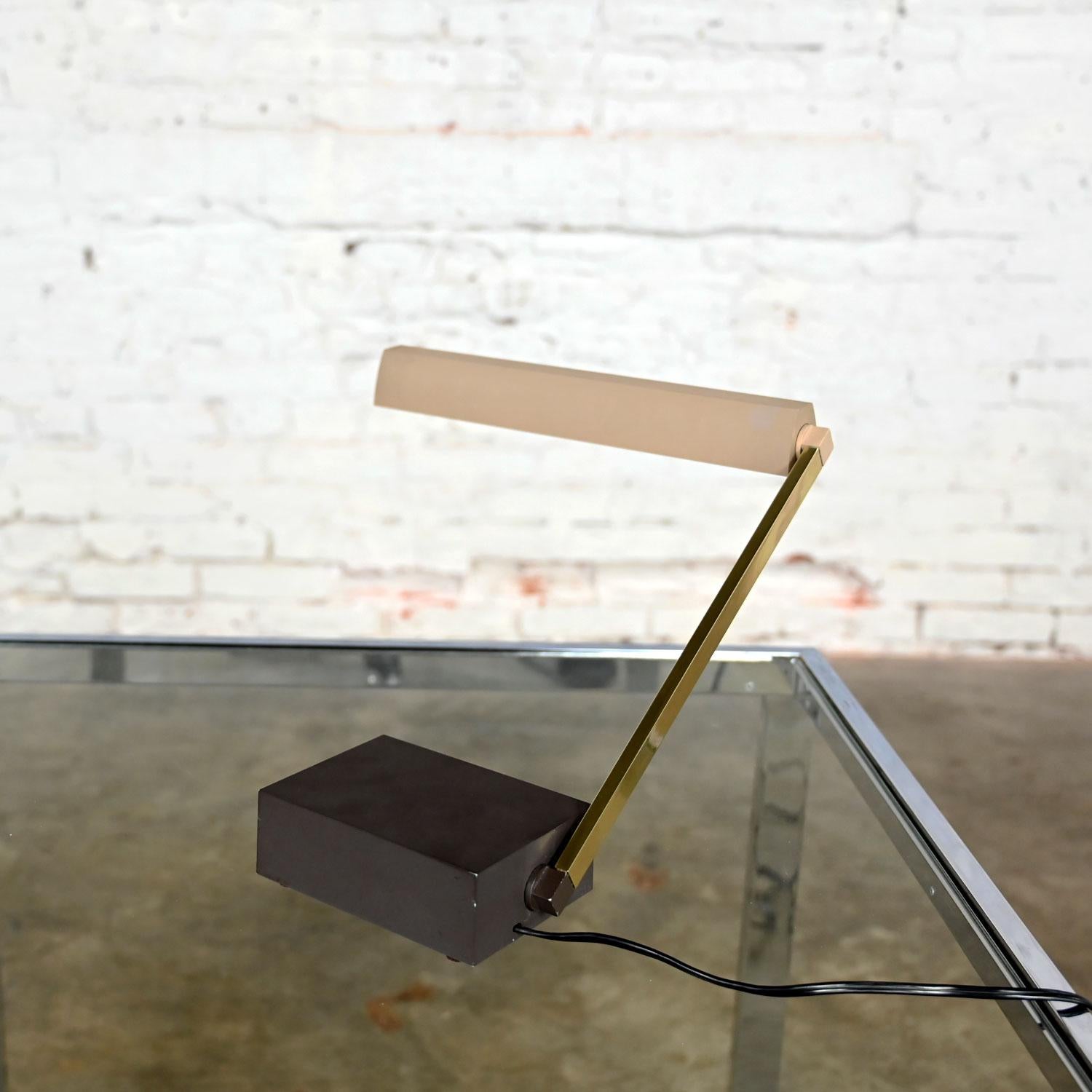 Lámpara de pared de sobremesa de alta intensidad Lightolier Baton, vintage y moderna de mediados de siglo Aluminio en venta