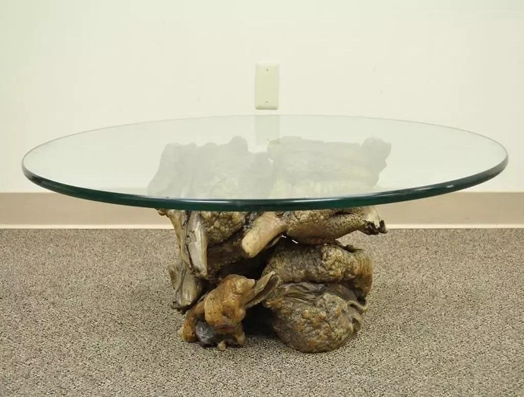 Table basse vintage moderne du milieu du siècle dernier avec plateau en verre vif et piédestal en bois de ronce en vente 4