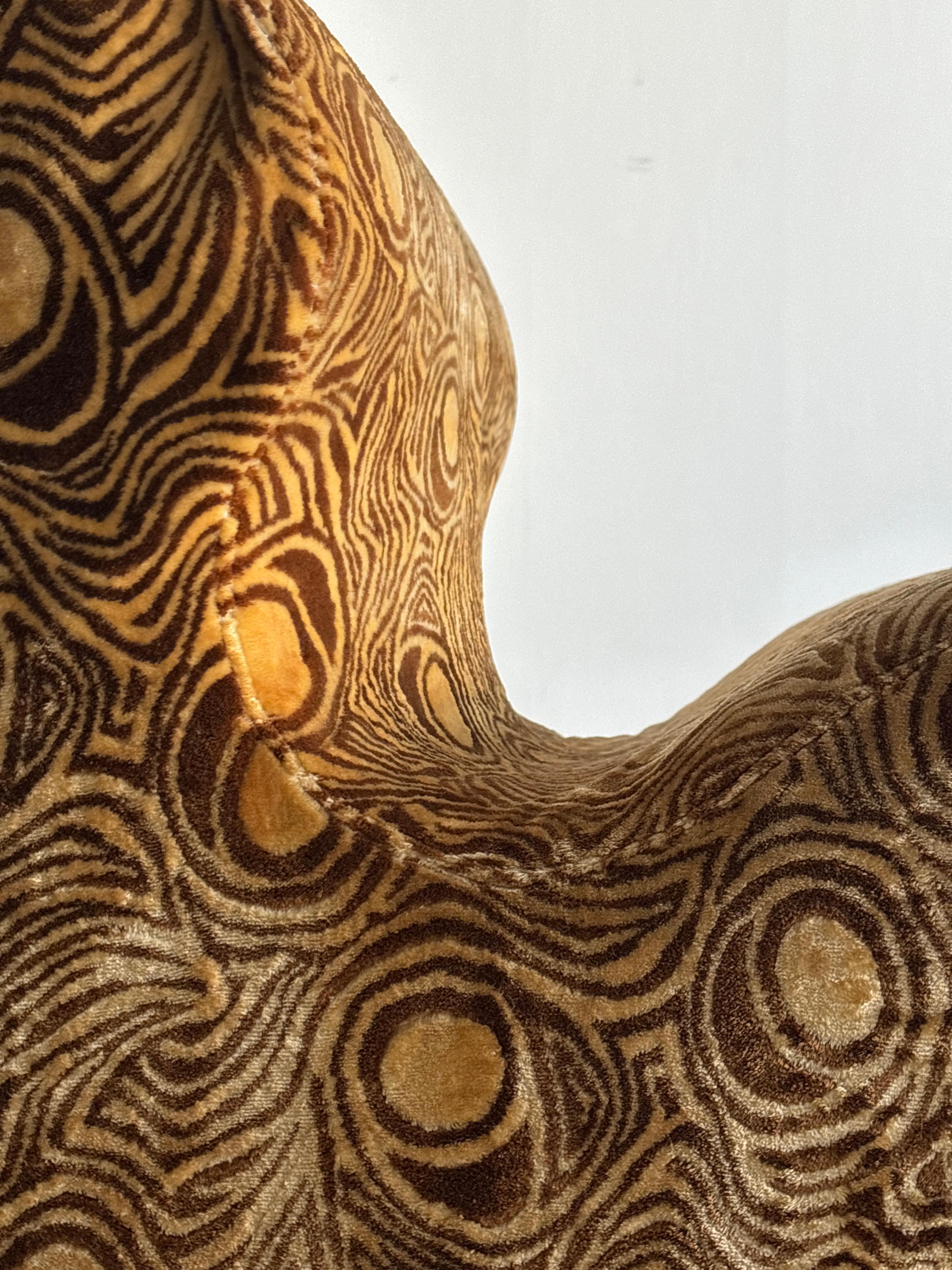 Vintage Mid-Century Modern Lounge Chair in Abstract Patterned Upholstery, Italy For Sale 5